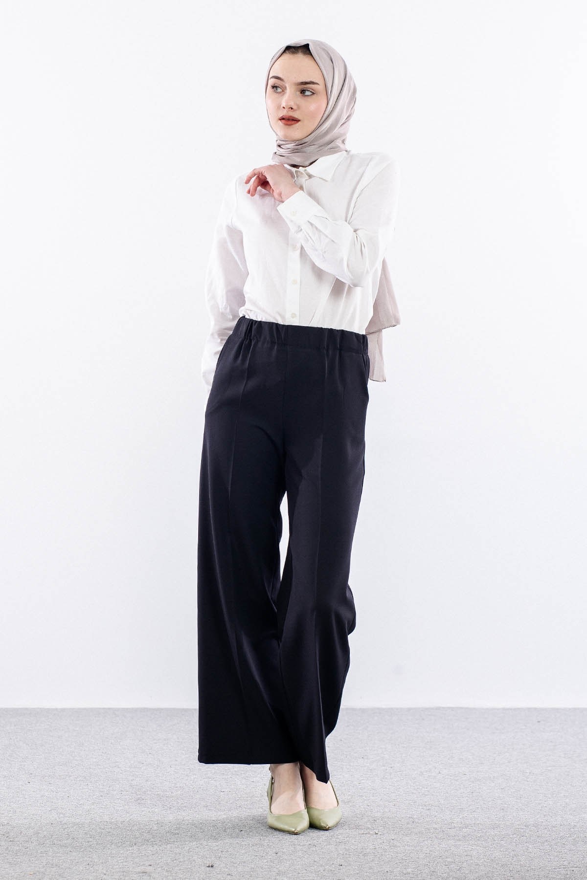 002 Pantolon 40-50 - Siyah
