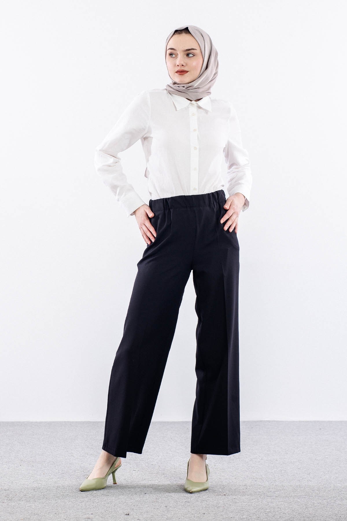 002 Pantolon 40-50 - Siyah