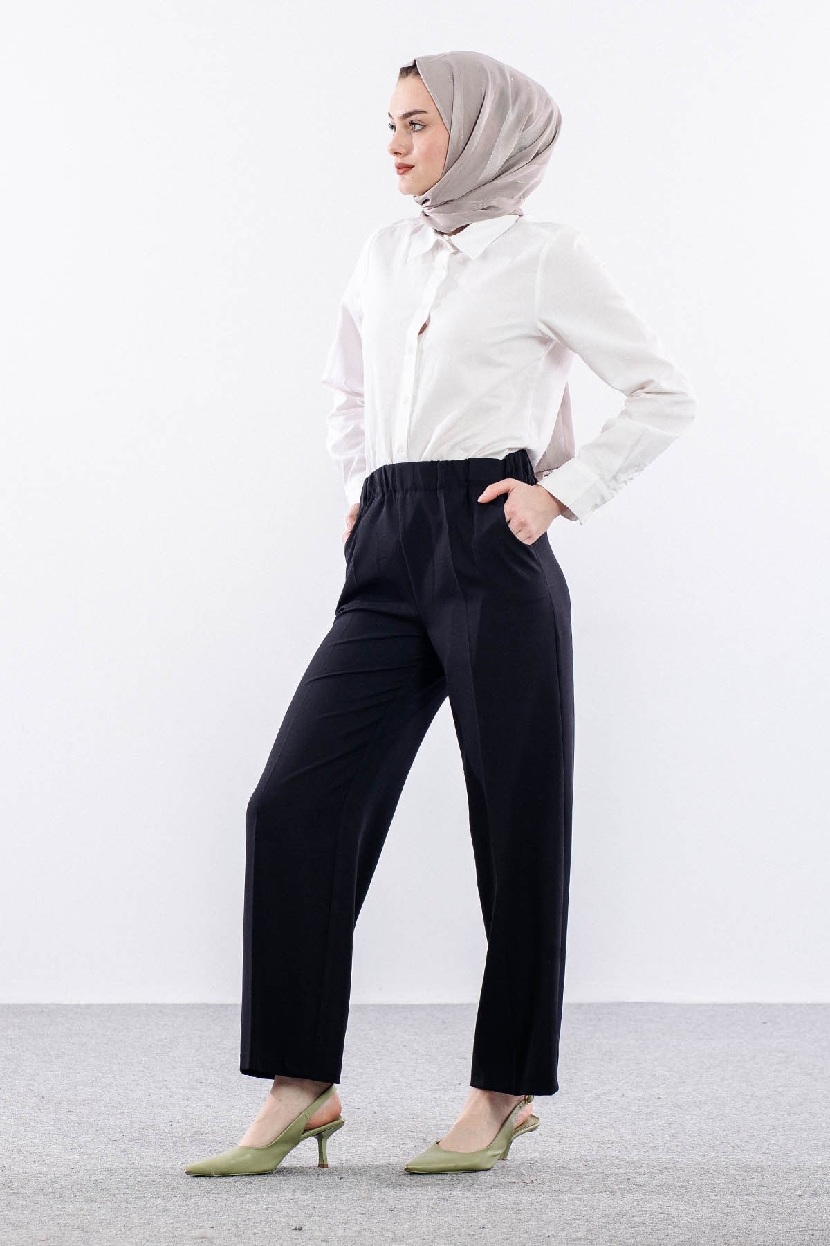 002 Pantolon 40-50 - Siyah