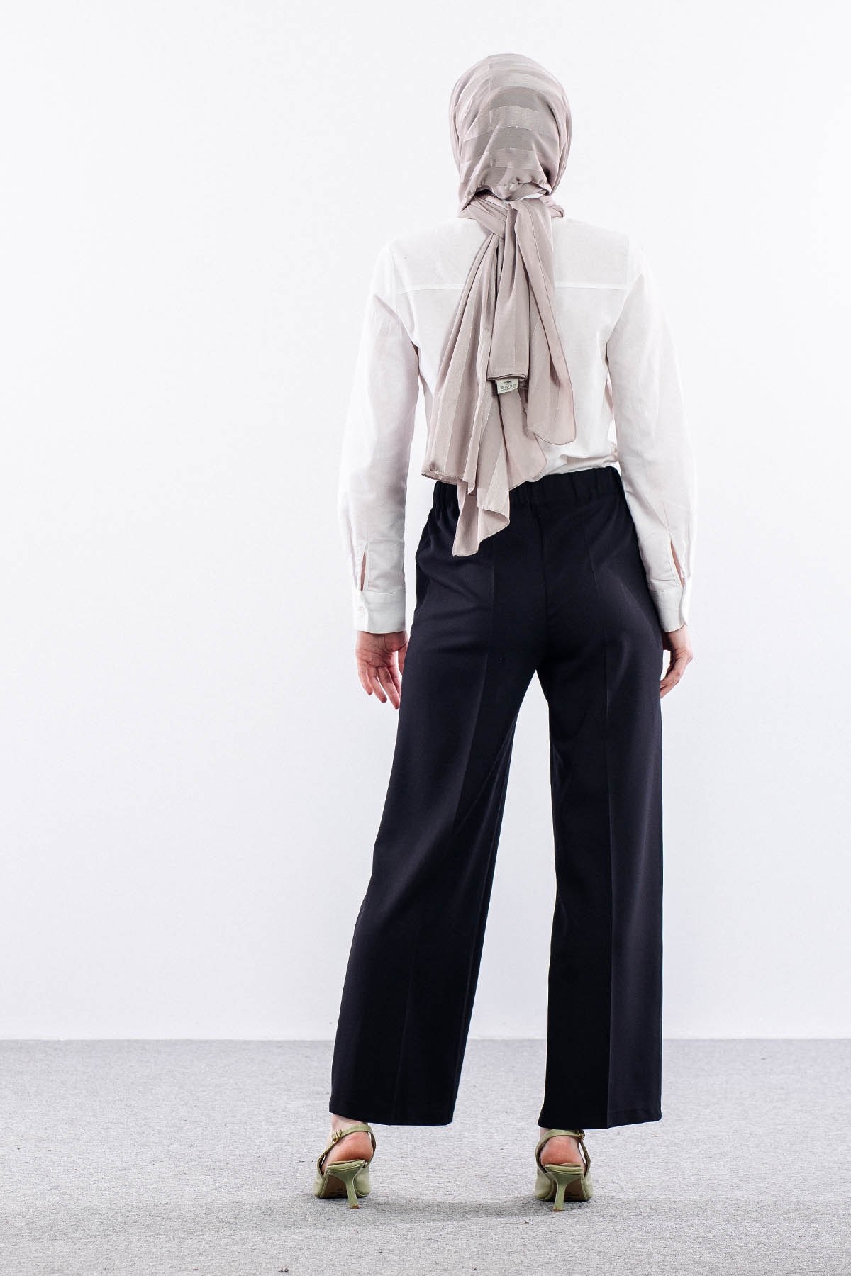002 Pantolon 40-50 - Siyah