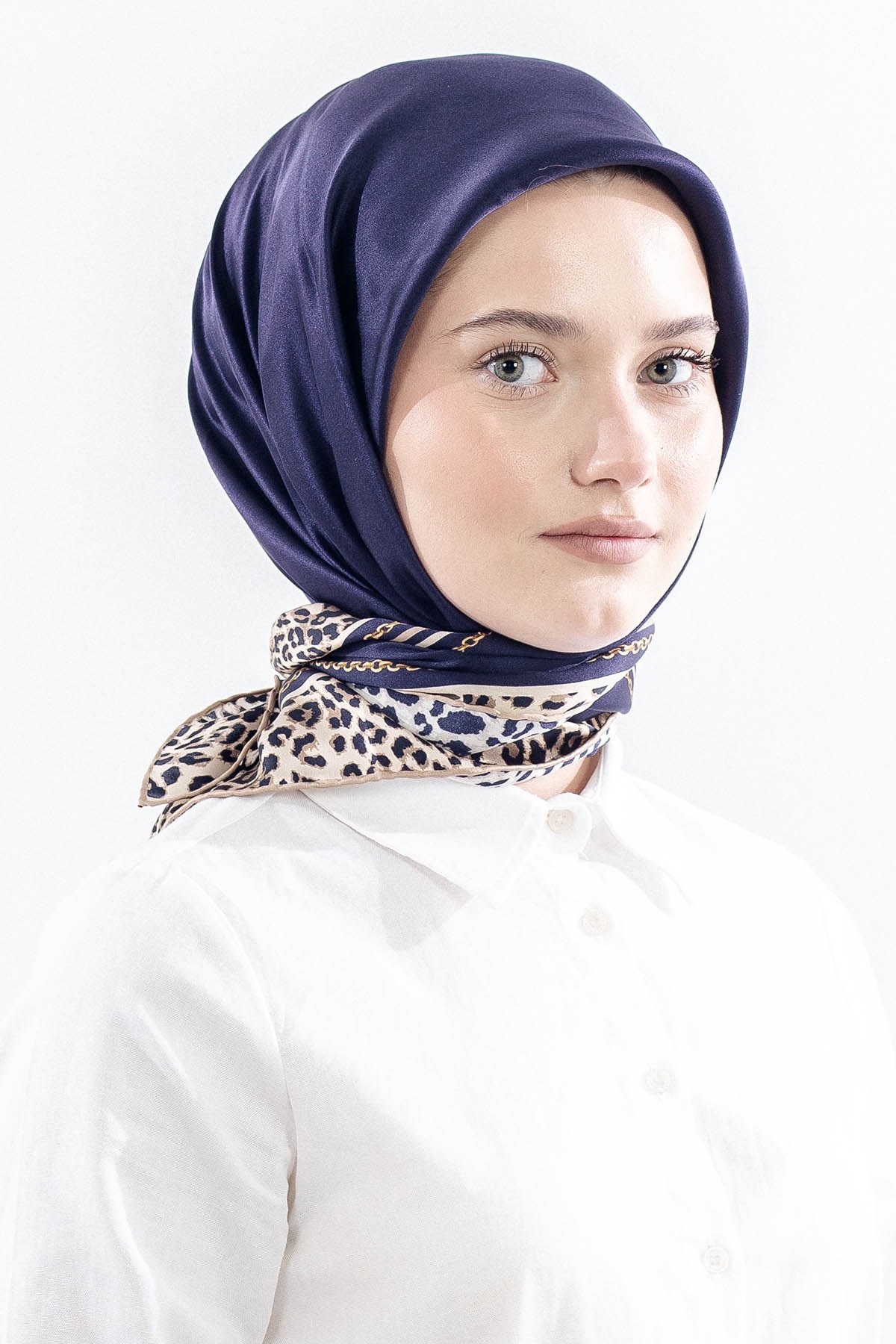 10748 İpek Eşarp Sura Kumaş Kenarı Leopar - Saks