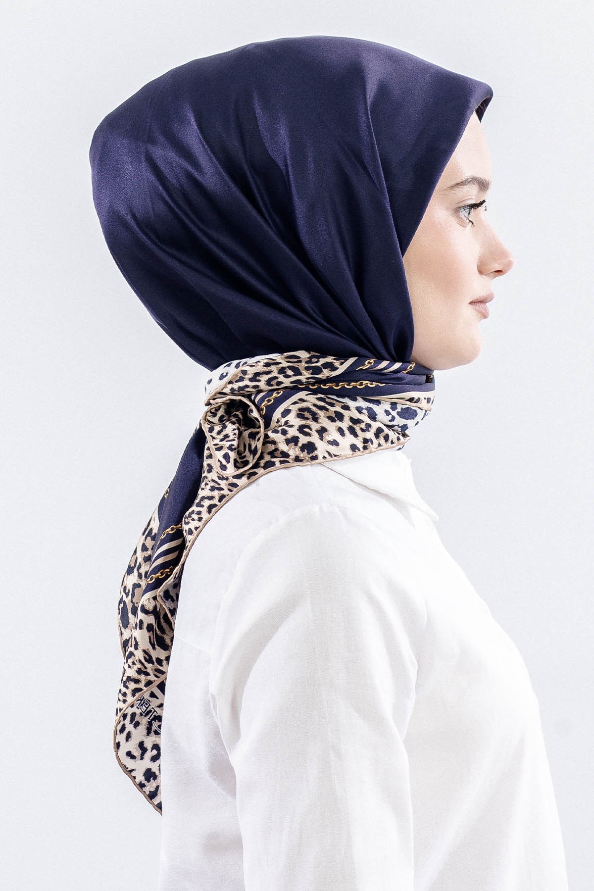 10748 İpek Eşarp Sura Kumaş Kenarı Leopar - Saks