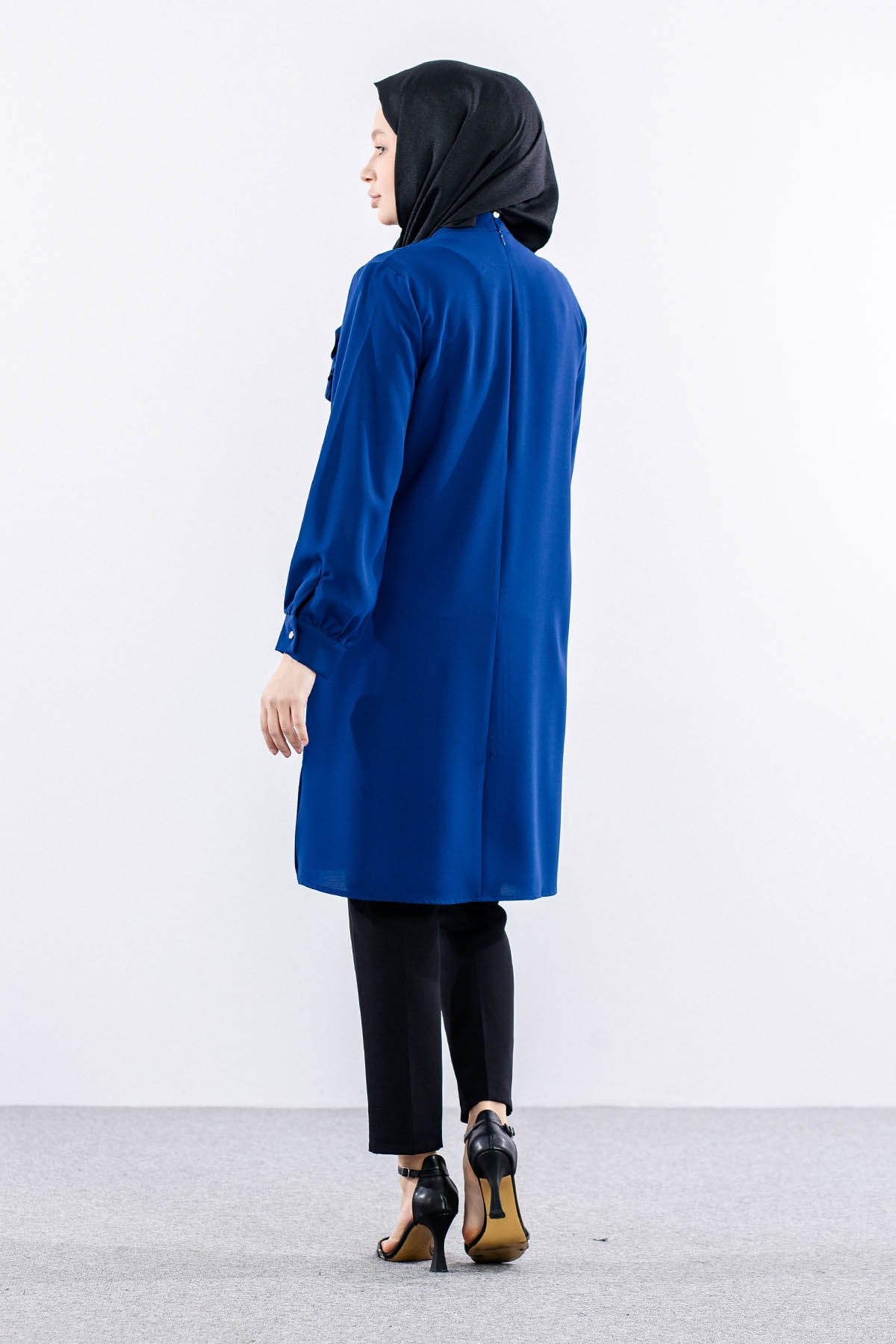 2425 Tunik 42-48 Broş - Saks