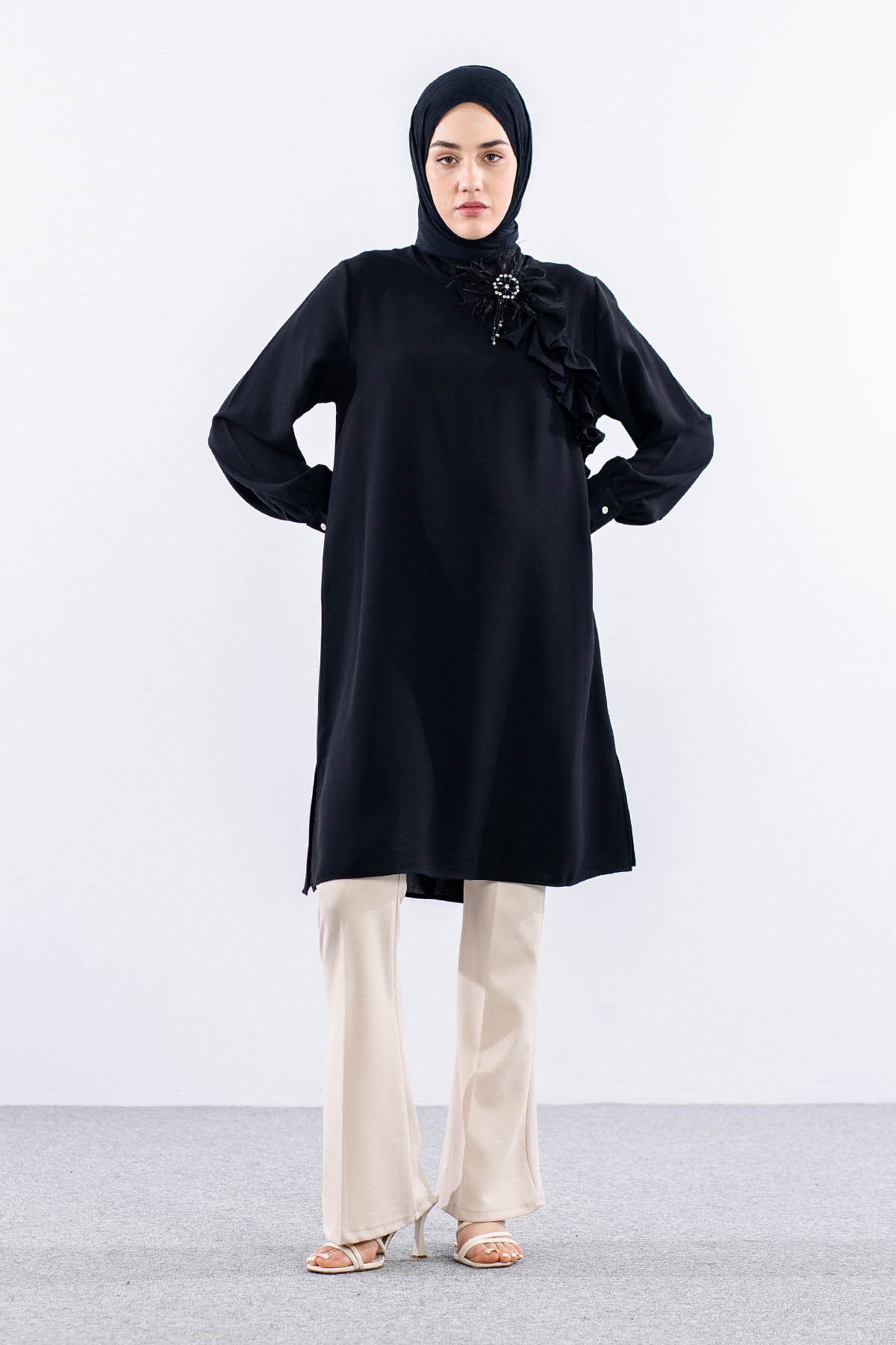 2425 Tunik 42-48 Broş - Siyah
