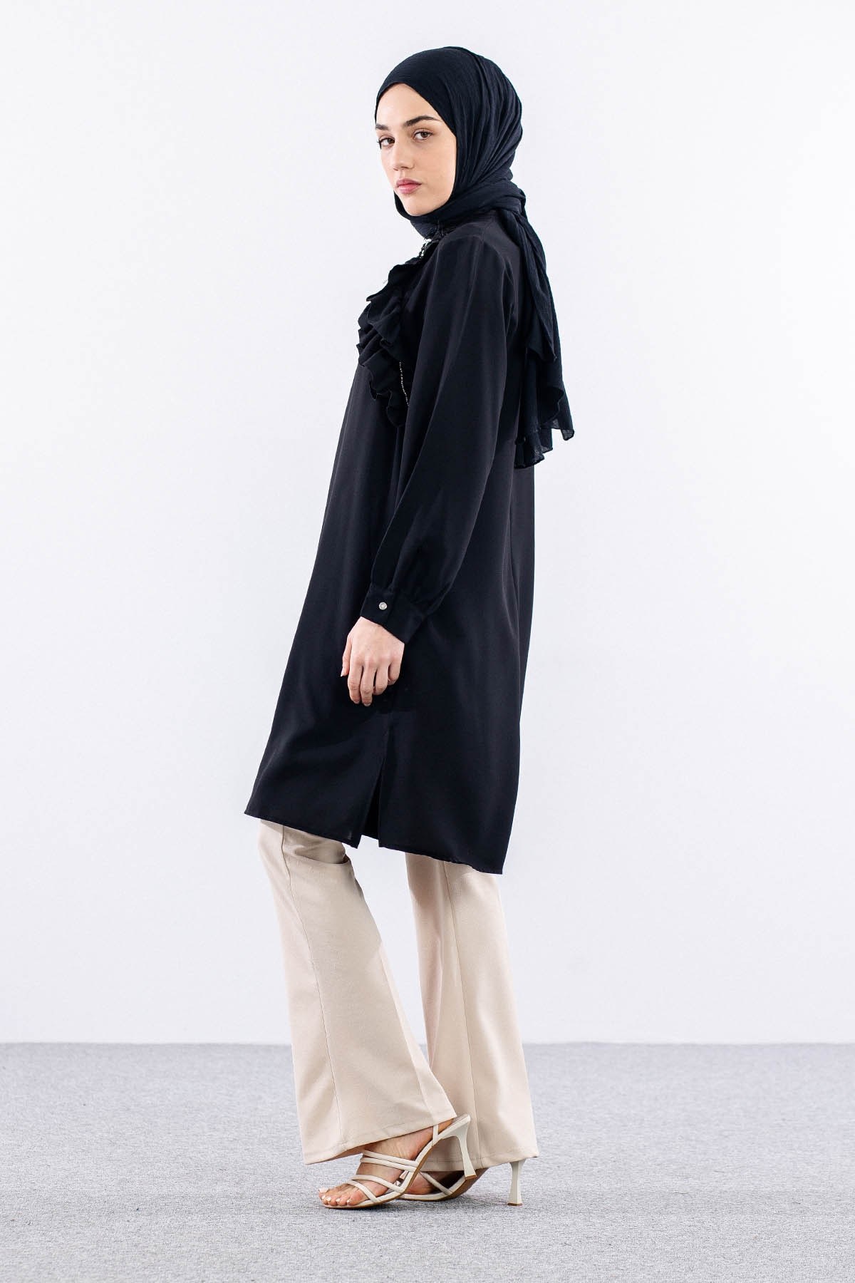 2425 Tunik 42-48 Broş - Siyah