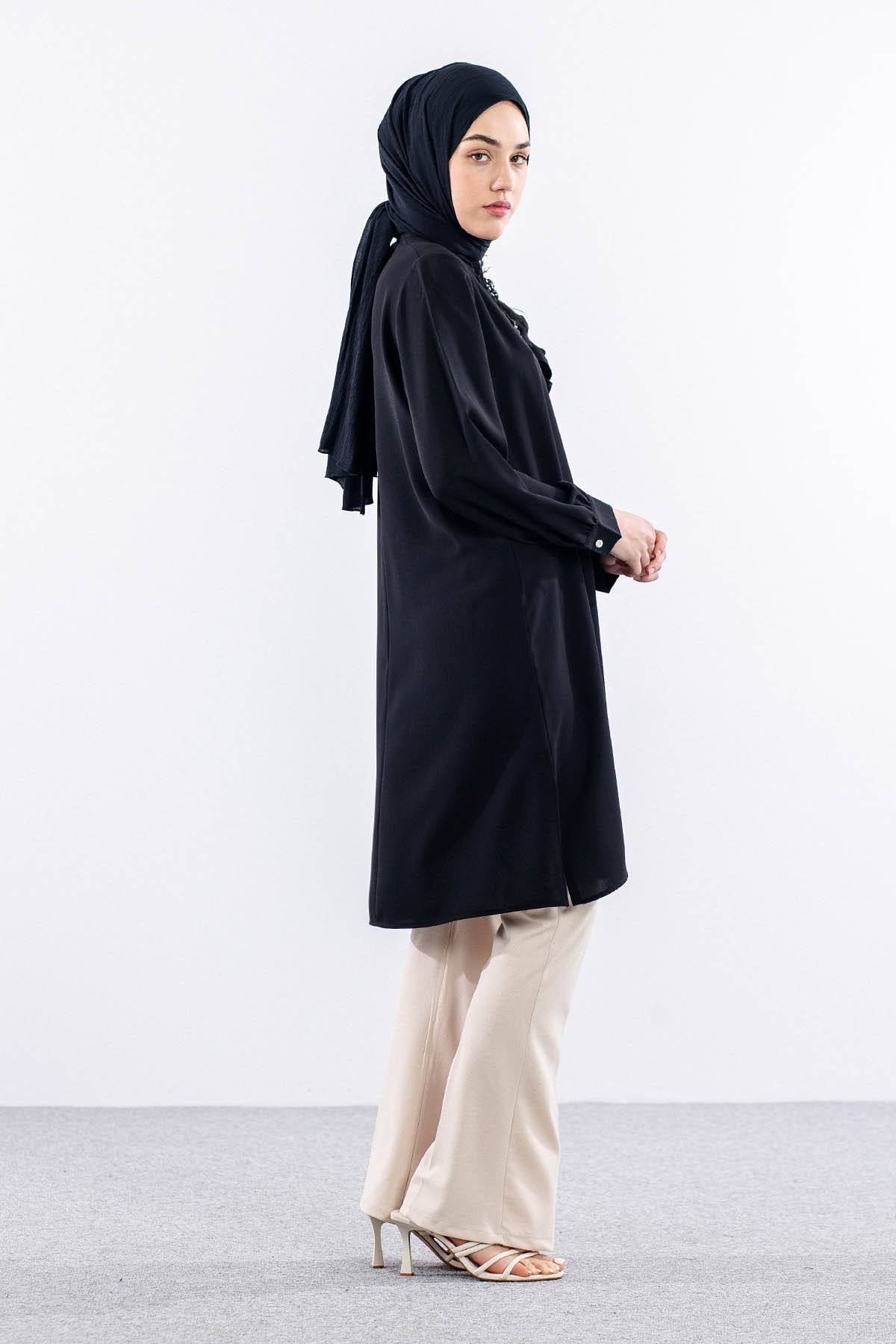 2425 Tunik 42-48 Broş - Siyah