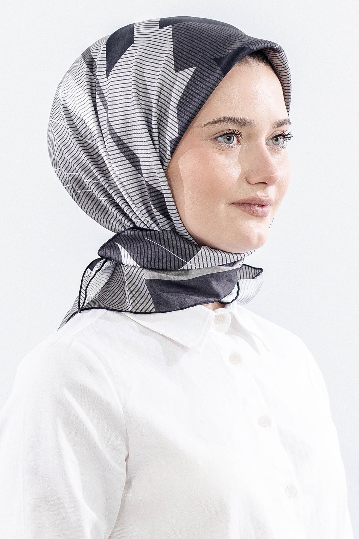 3838 İpek Eşarp Twill İpek Çizgi Desen - Siyah Gri