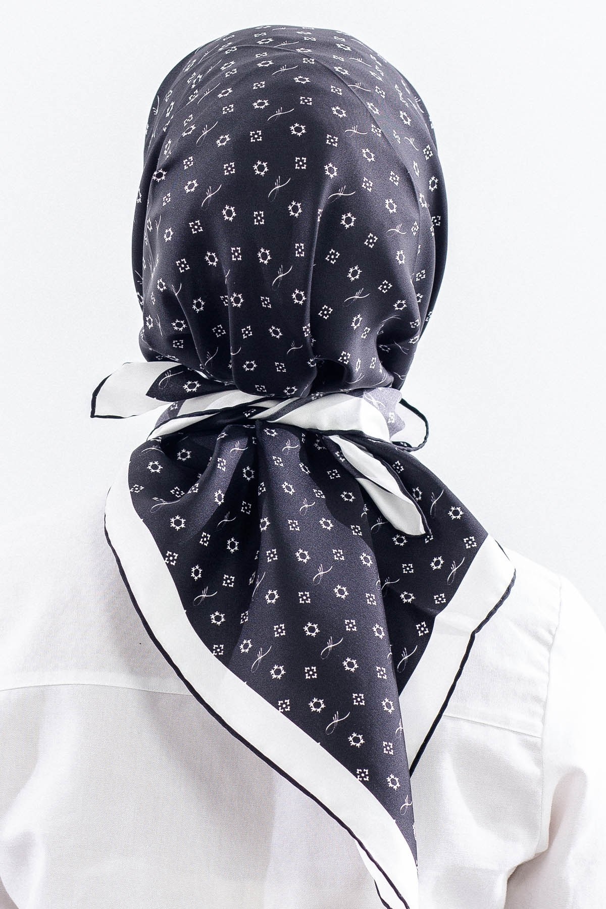 4639 İpek Eşarp Twill Kumaş Monogram - Siyah Beyaz