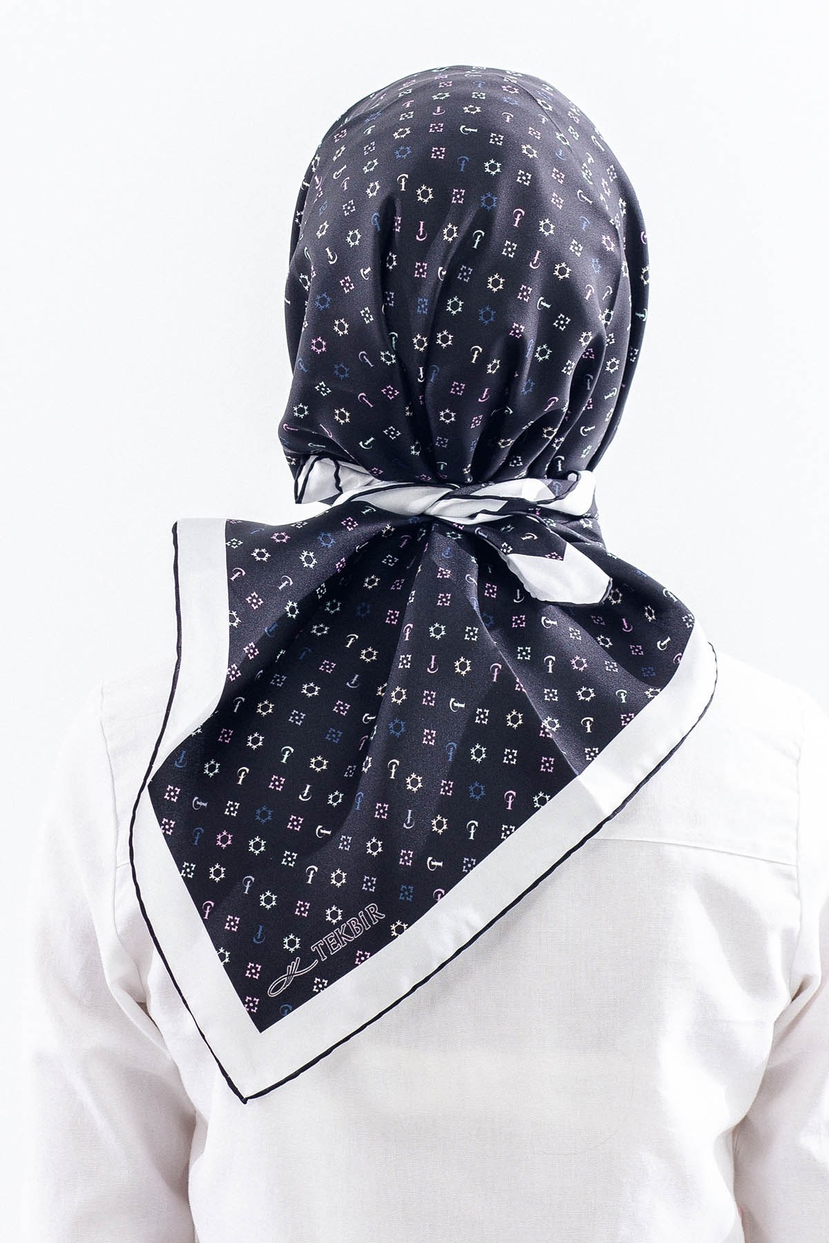 4639 İpek Eşarp Twill Kumaş Monogram - Siyah Renkli