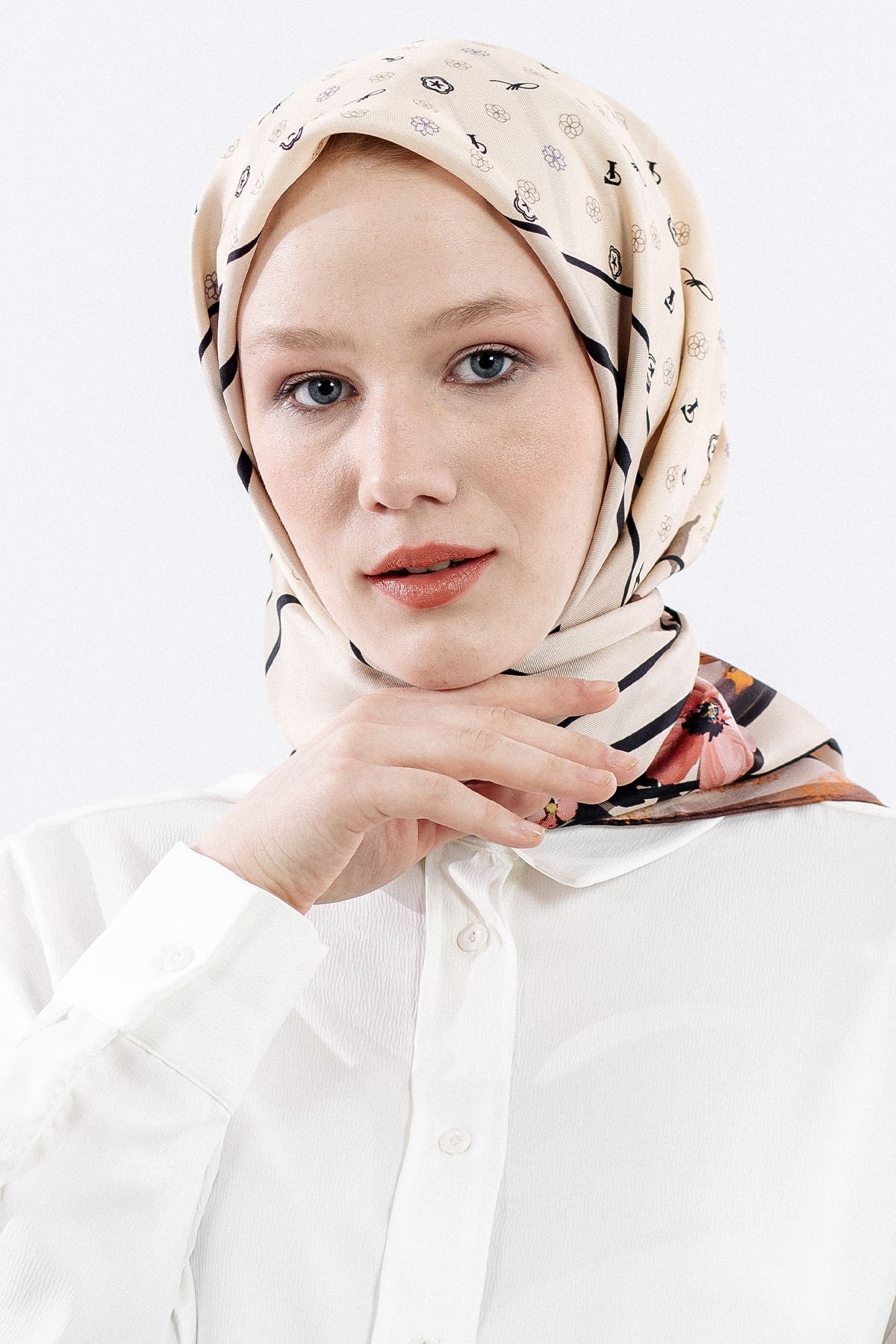 6795 Twill İpek Eşarp Logo - Siyah Krem