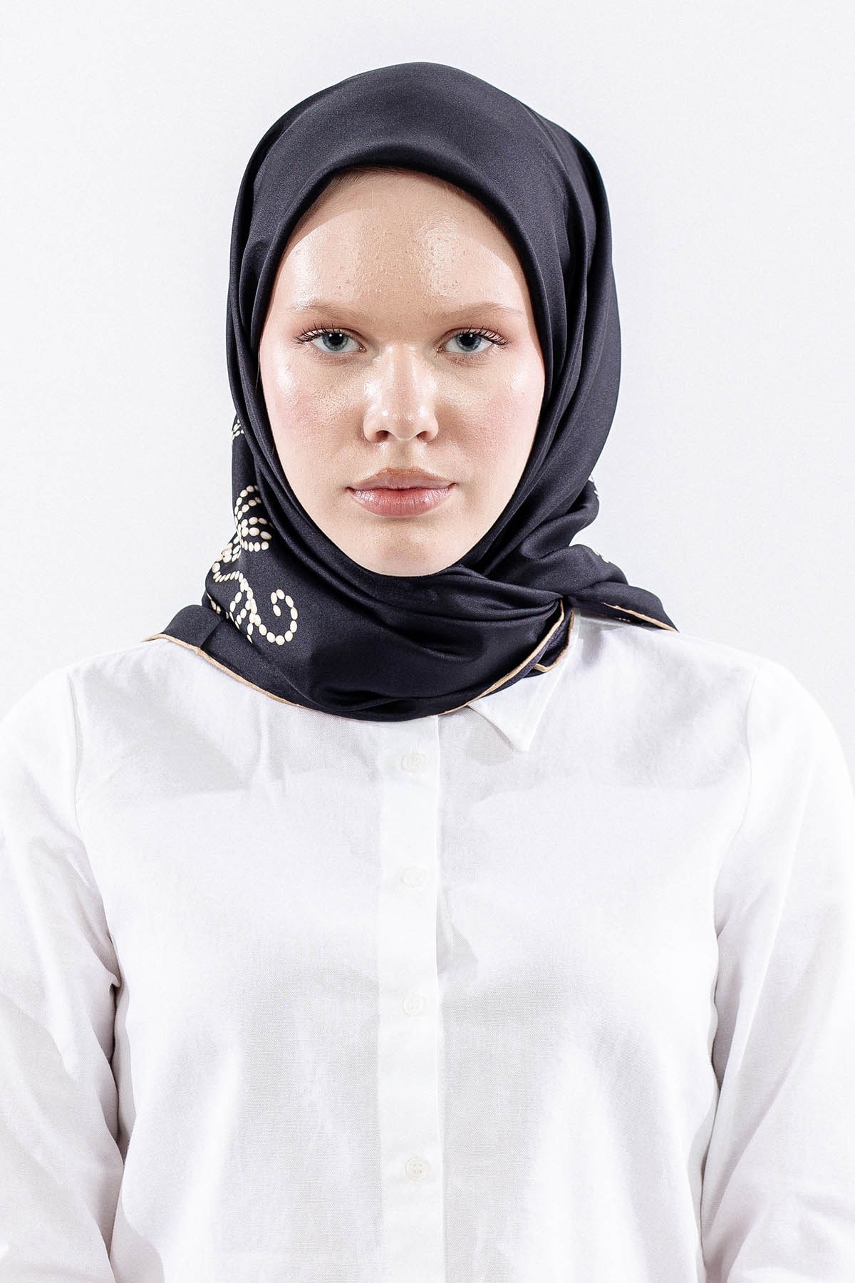 Dg11109 İpek Eşarp 90*90 Twill İnci - Siyah Bej