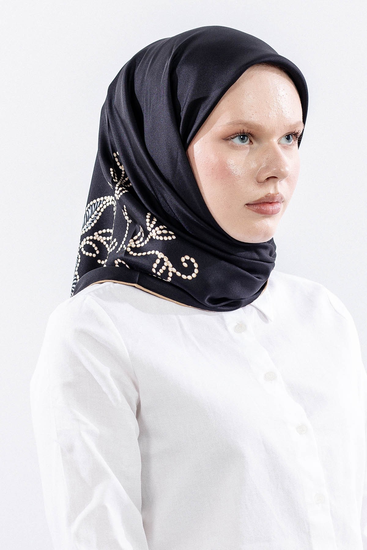 Dg11109 İpek Eşarp 90*90 Twill İnci - Siyah Bej