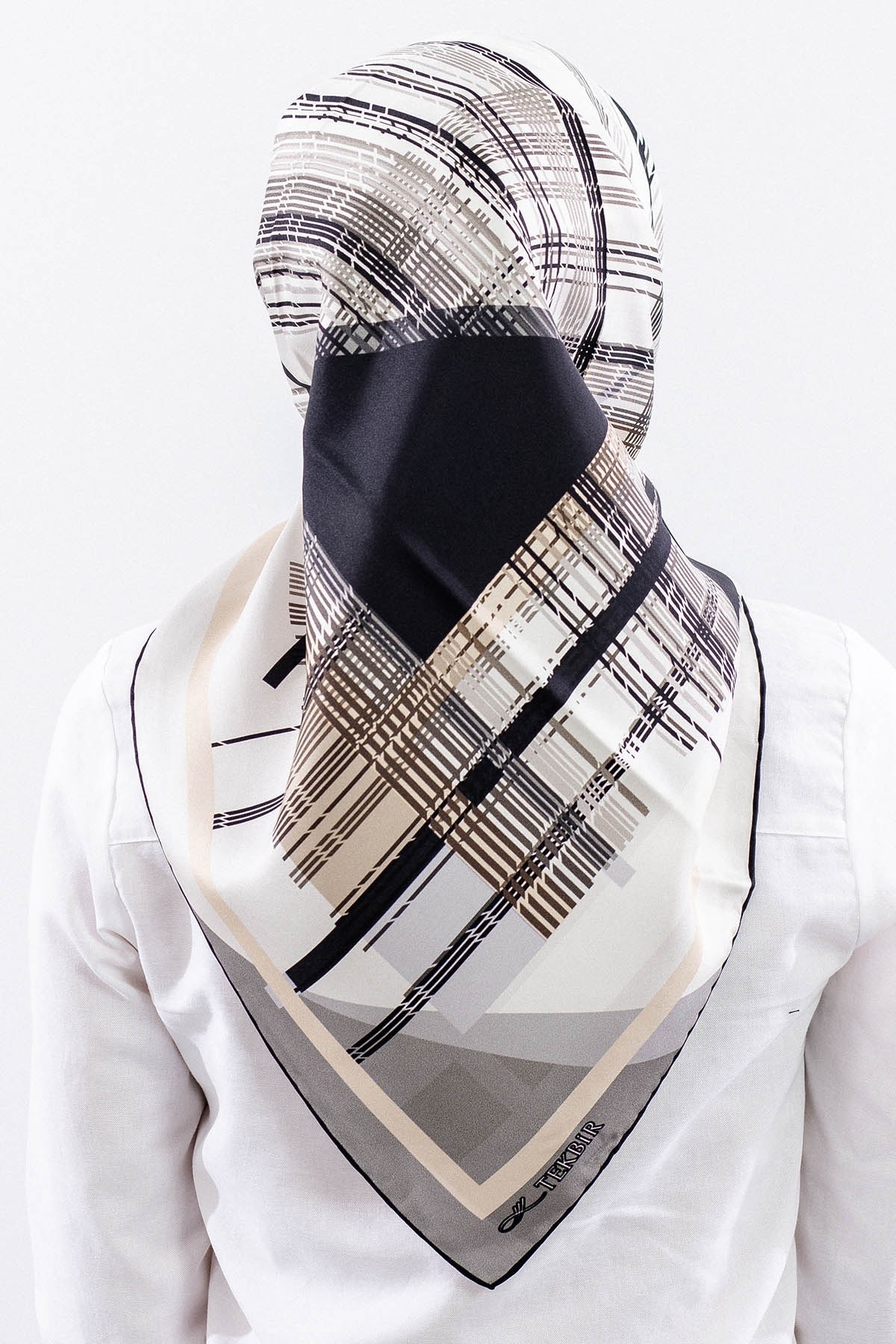 Dg11114 İpek Eşarp 90*90 Twill Çizgi - Siyah Gri