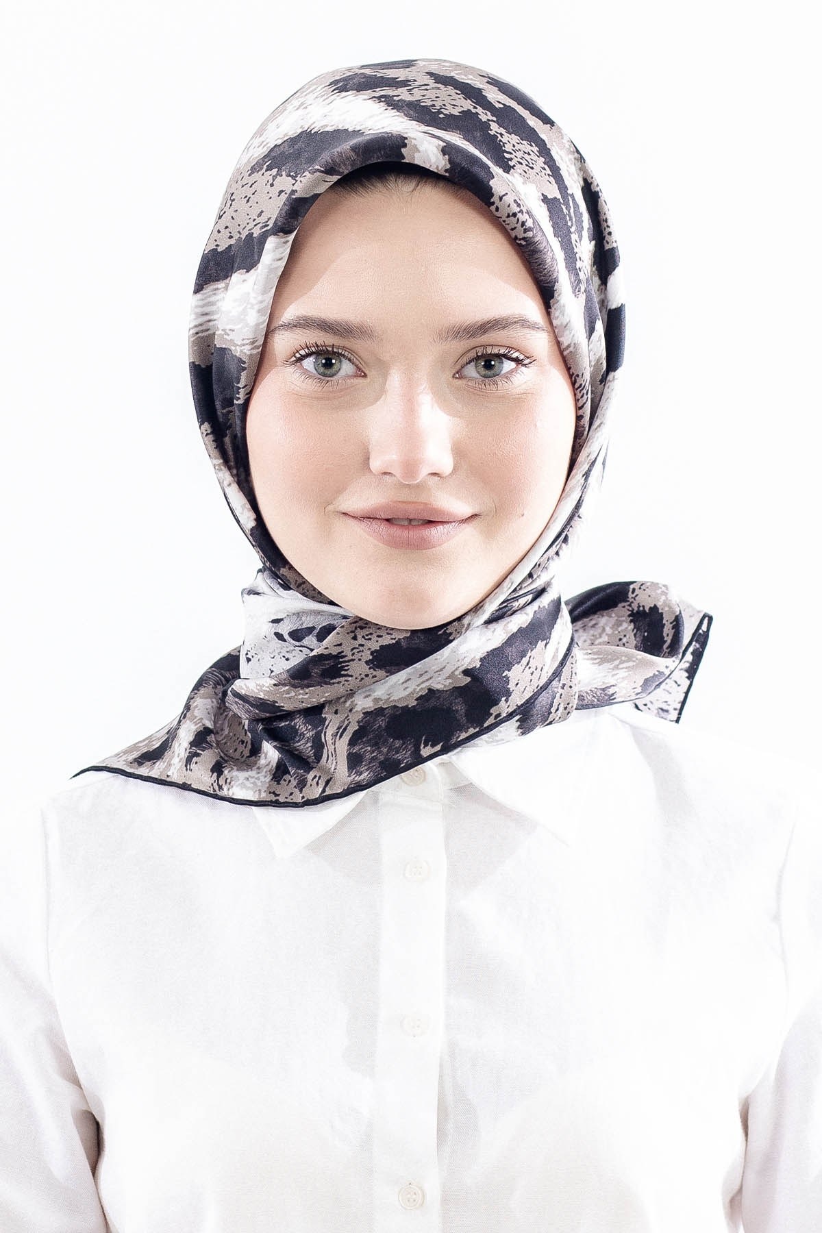 Dg11465 İpek Eşarp Twill Kumaş Leopar Desen - Siyah Gri