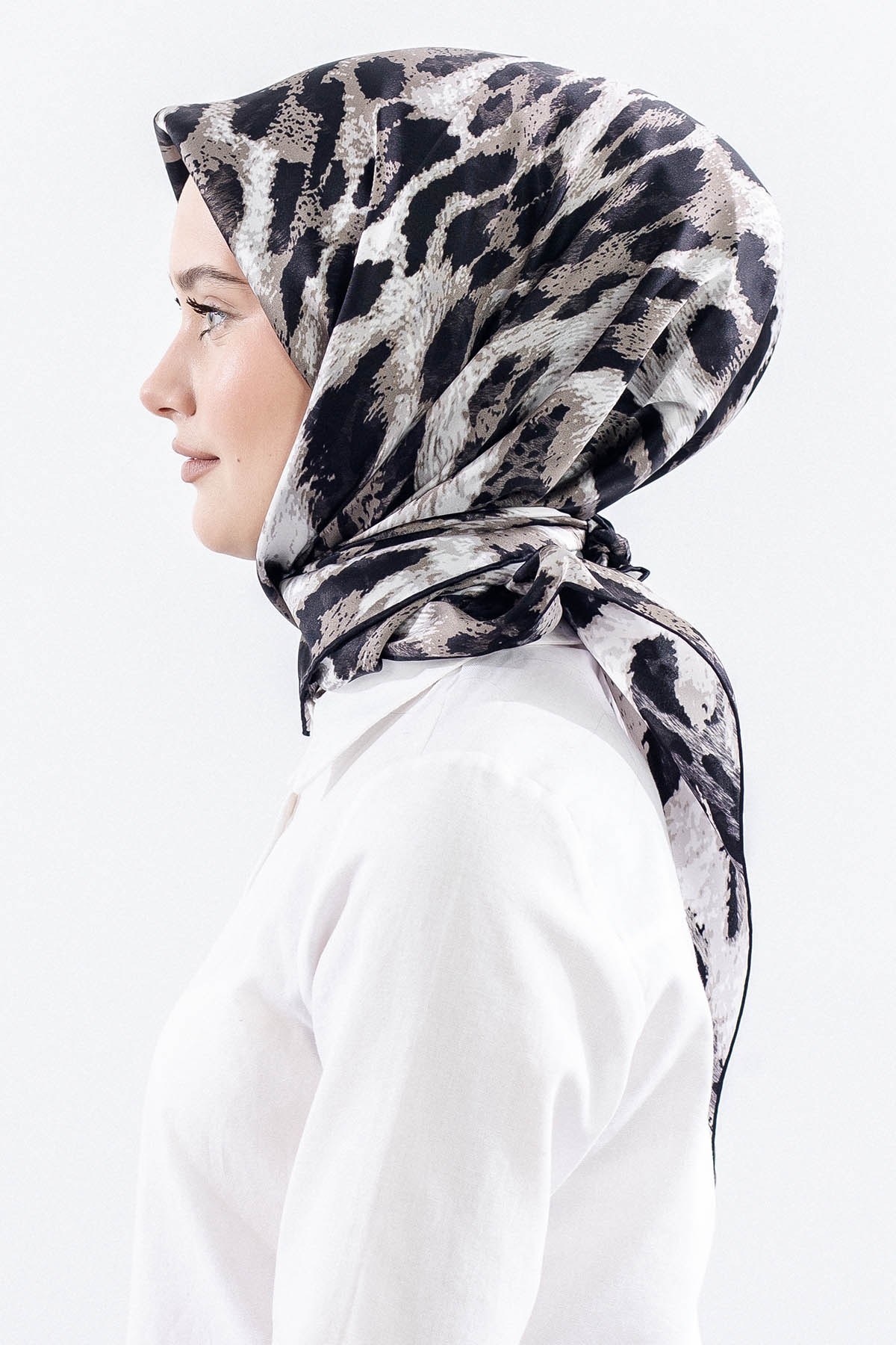 Dg11465 İpek Eşarp Twill Kumaş Leopar Desen - Siyah Gri