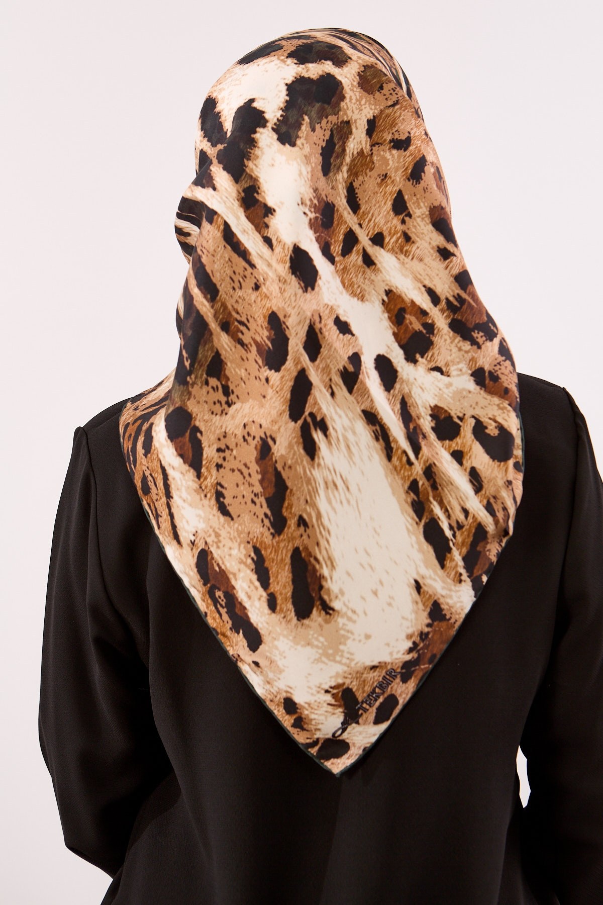 Dg11465 İpek Eşarp Twill Kumaş Leopar Desen - Yeşil