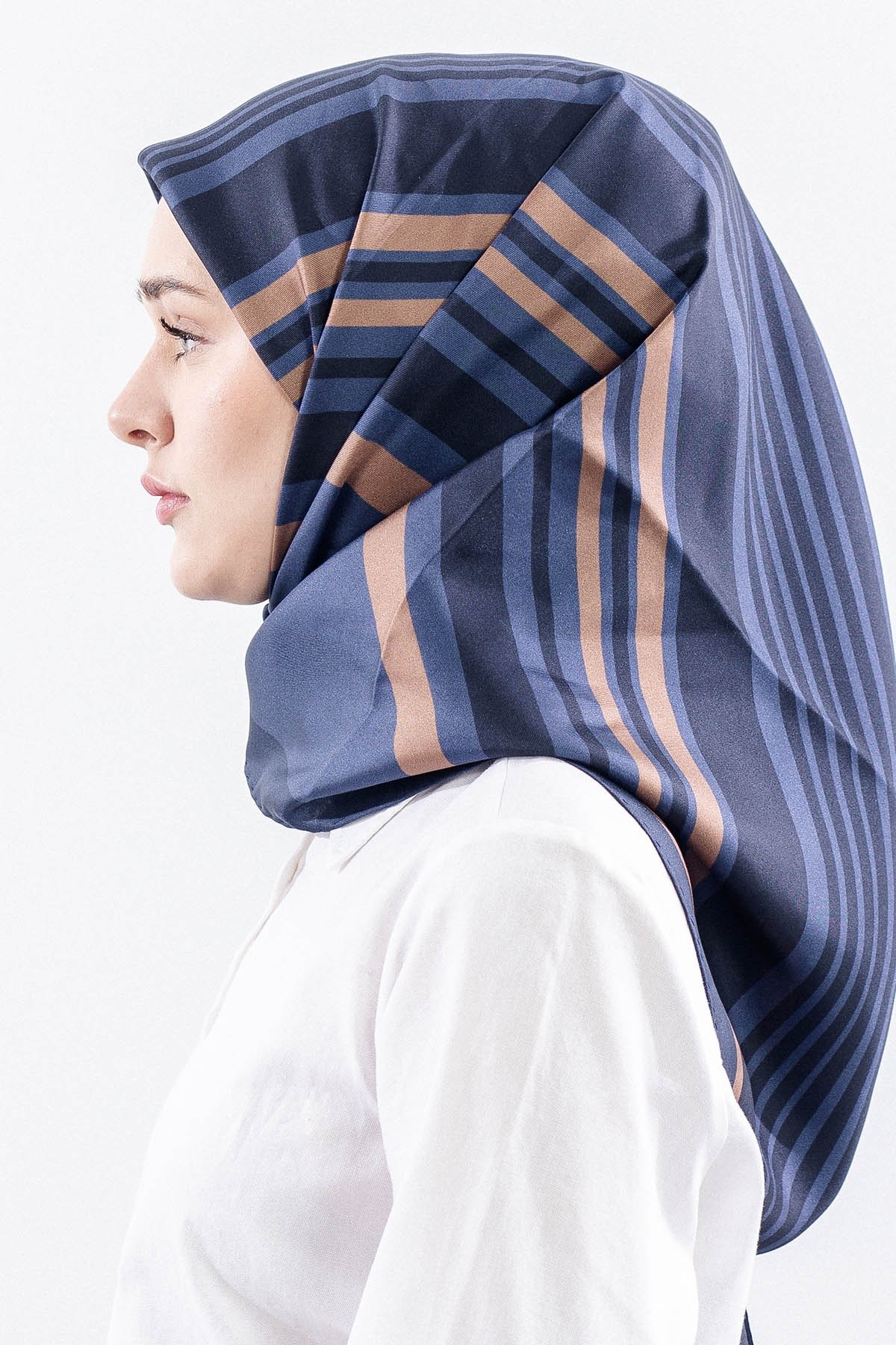 Dg13139 İpek Eşarp Çizgi Desen Twill Kumaş - Lacivert Vizon
