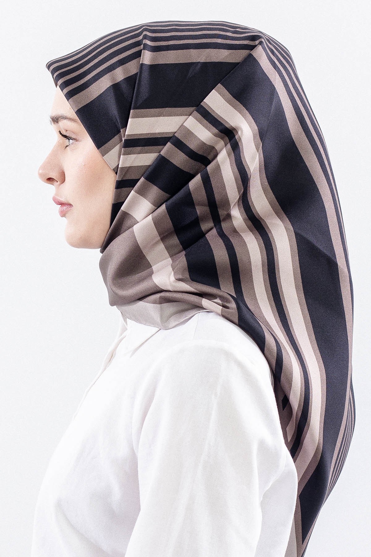 Dg13139 İpek Eşarp Çizgi Desen Twill Kumaş - Vizon
