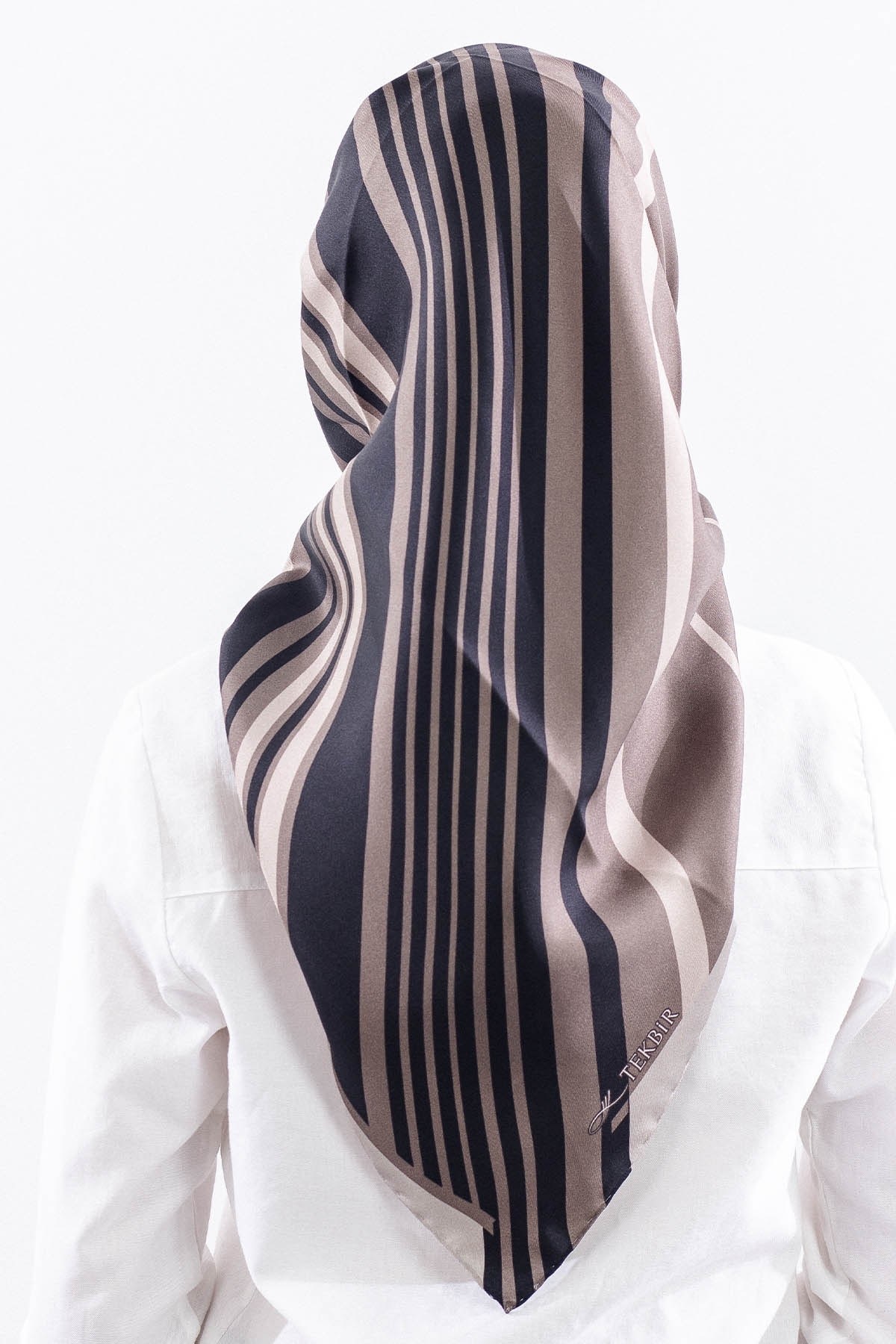 Dg13139 İpek Eşarp Çizgi Desen Twill Kumaş - Vizon