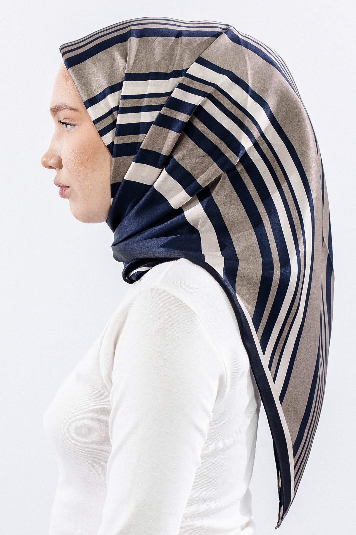 Dg13139 İpek Eşarp Çizgi Twill Kumaş - Lacivert Taş