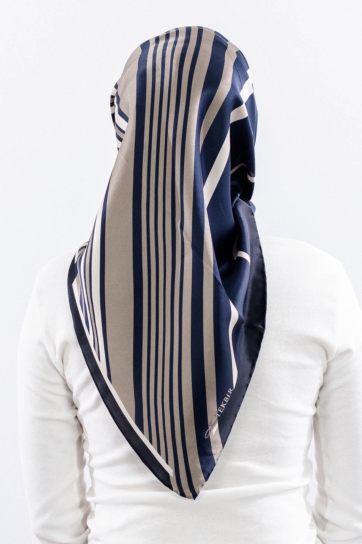 Dg13139 İpek Eşarp Çizgi Twill Kumaş - Lacivert Taş