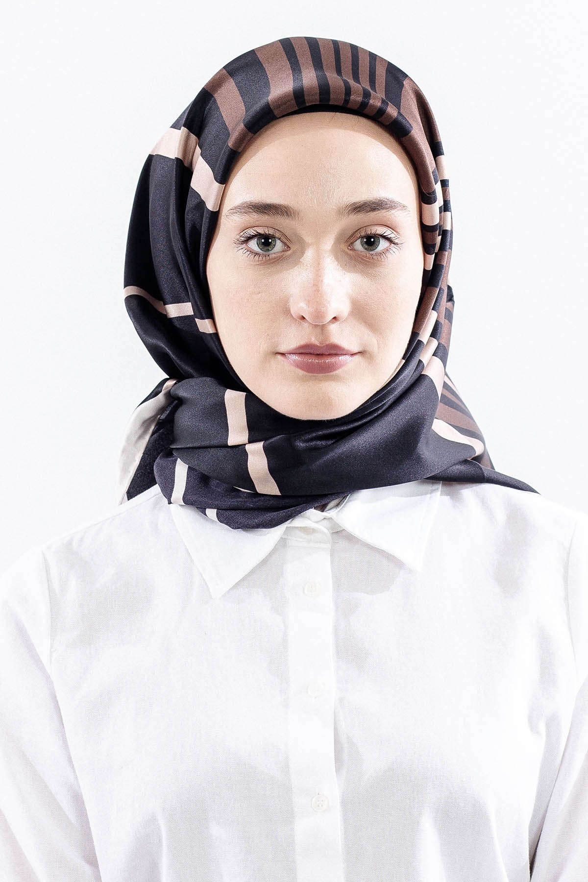 Dg13139 İpek Eşarp Çizgi Twill Kumaş - Siyah Bej