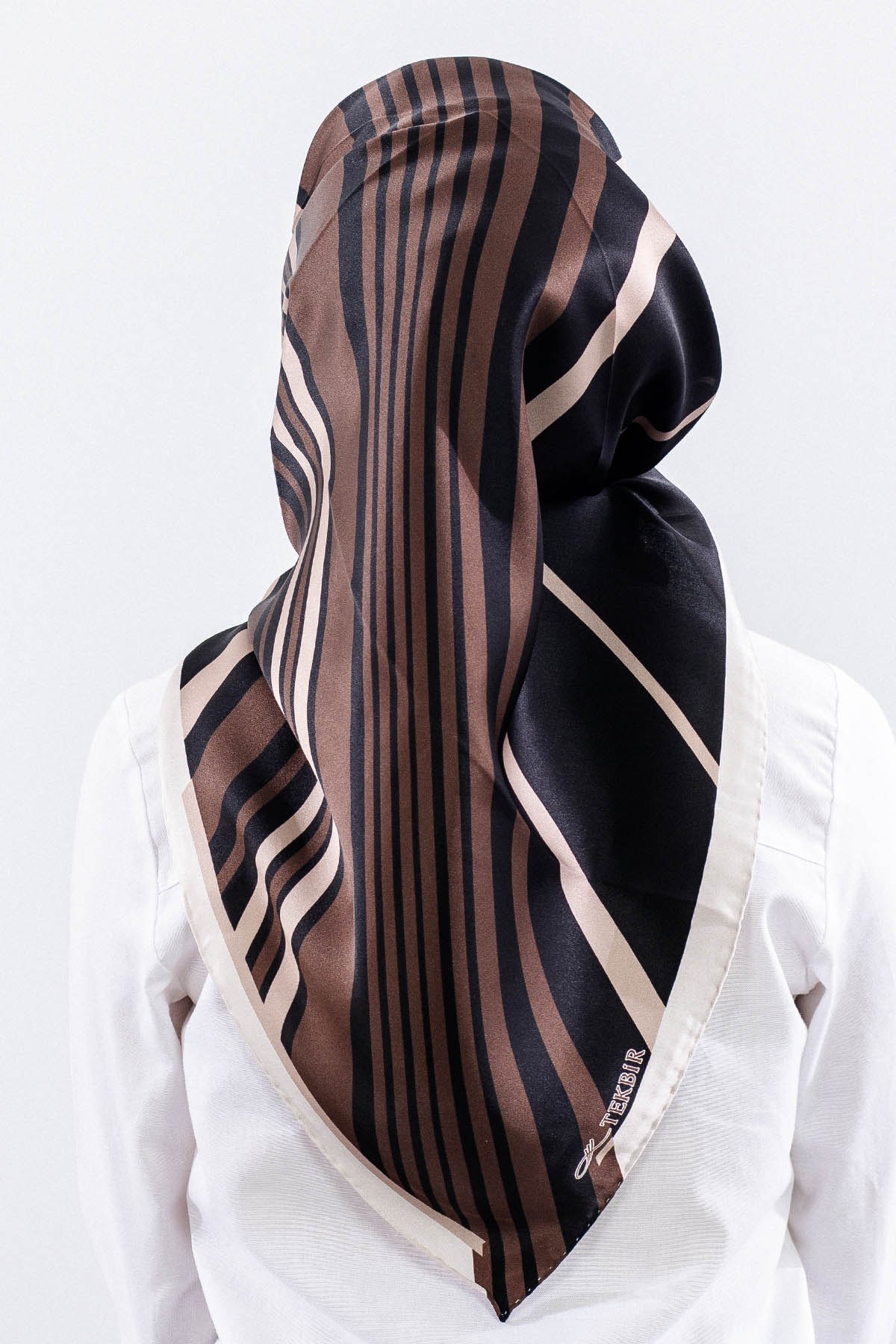 Dg13139 İpek Eşarp Çizgi Twill Kumaş - Siyah Bej