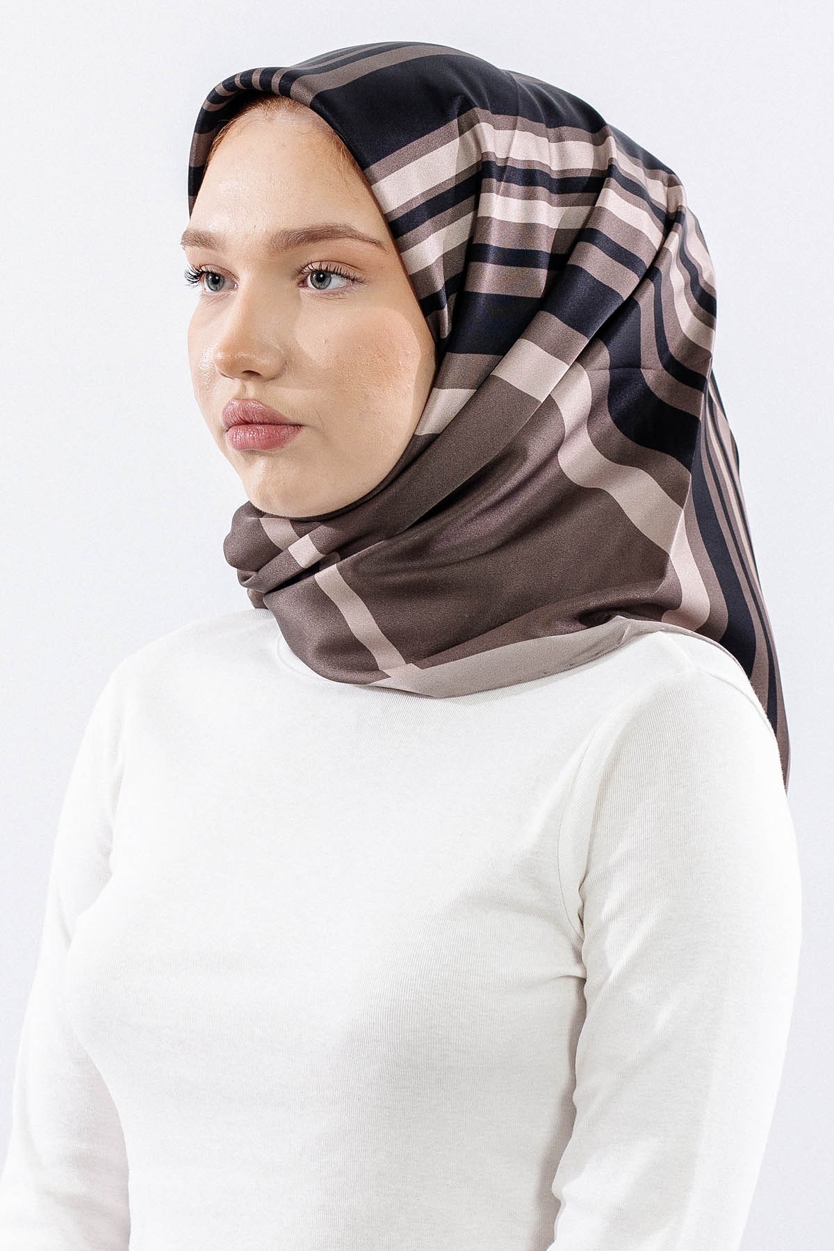 Dg13139 İpek Eşarp Çizgi Twill Kumaş - Vizon