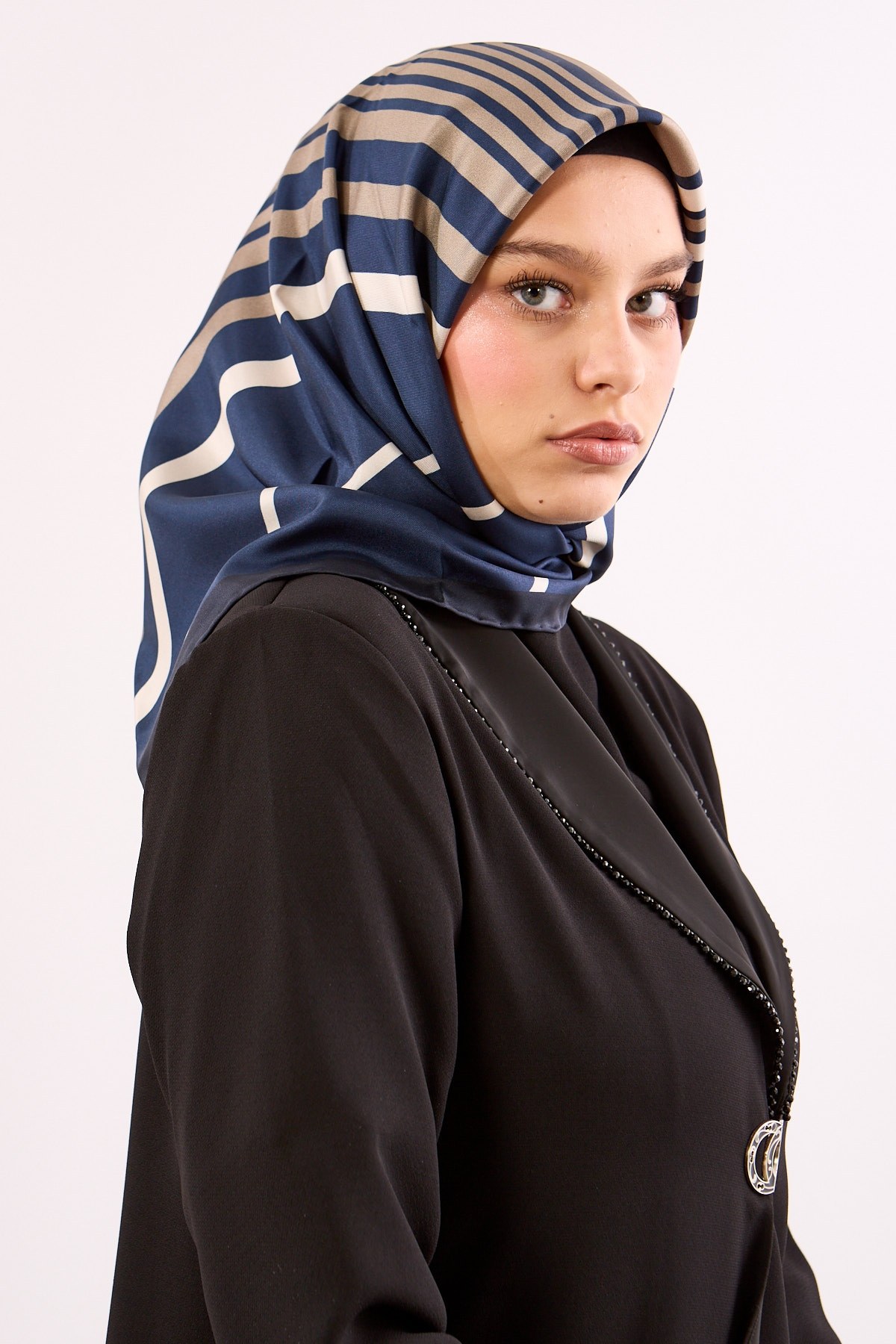 Dg13139 İpek Eşarp Twill Kumaş Çizgi Desen - Lacivert Taş