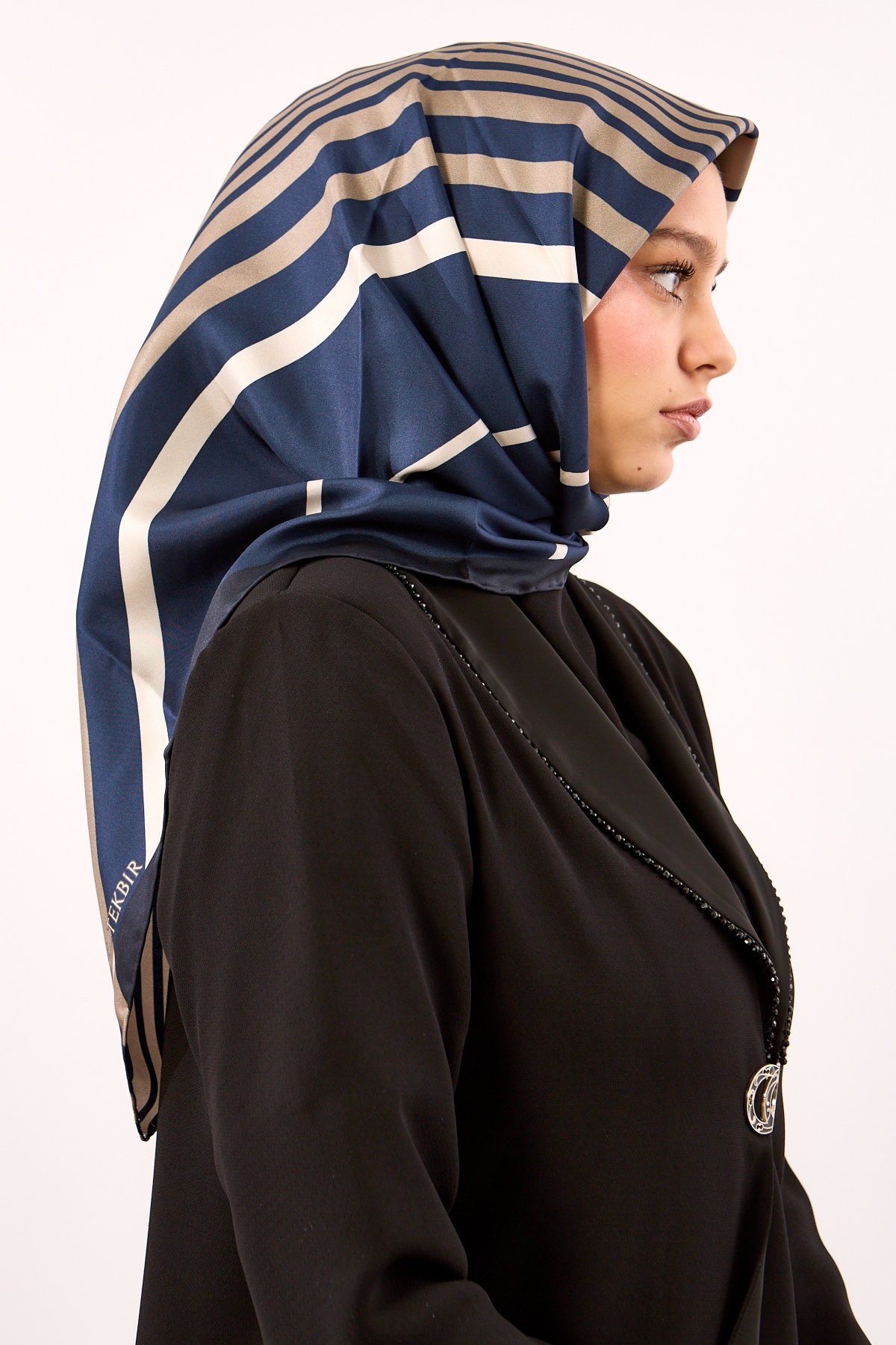 Dg13139 İpek Eşarp Twill Kumaş Çizgi Desen - Lacivert Taş