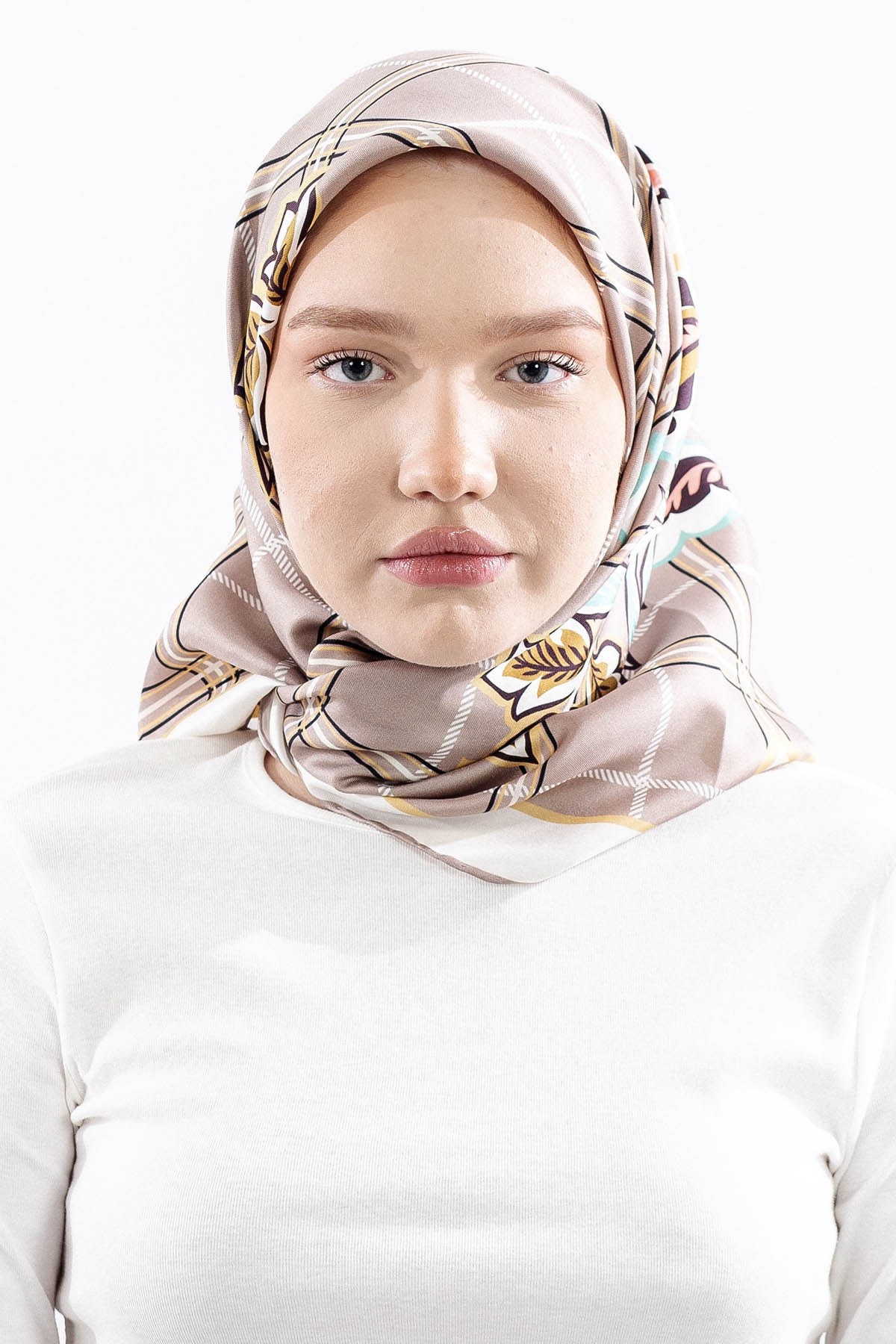Dg14815 İpek Eşarp Kare Yaprak Twill Kumaş - S Kahve