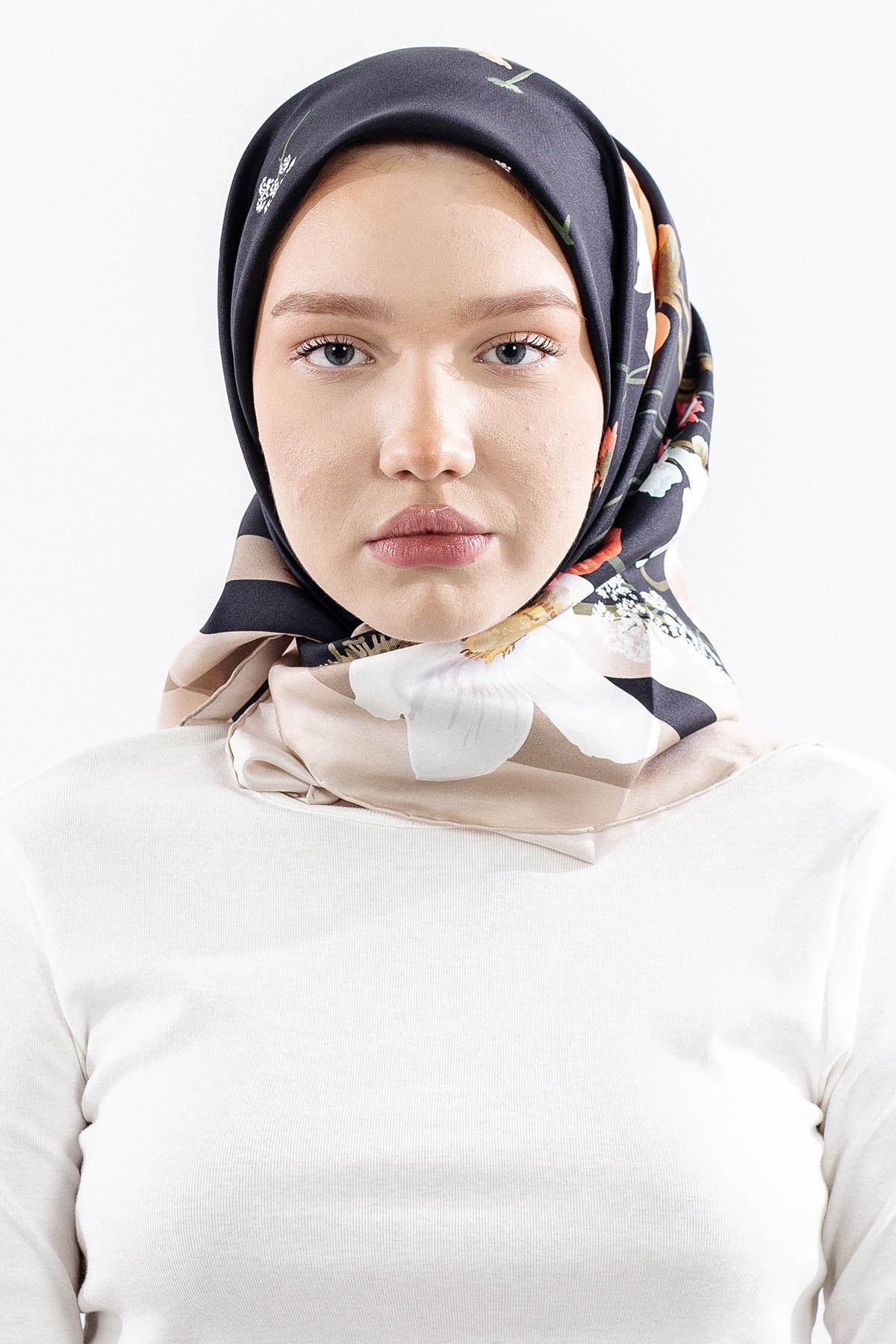 Dg14821 İpek Eşarp Nilufer Twill Kumaş - Siyah