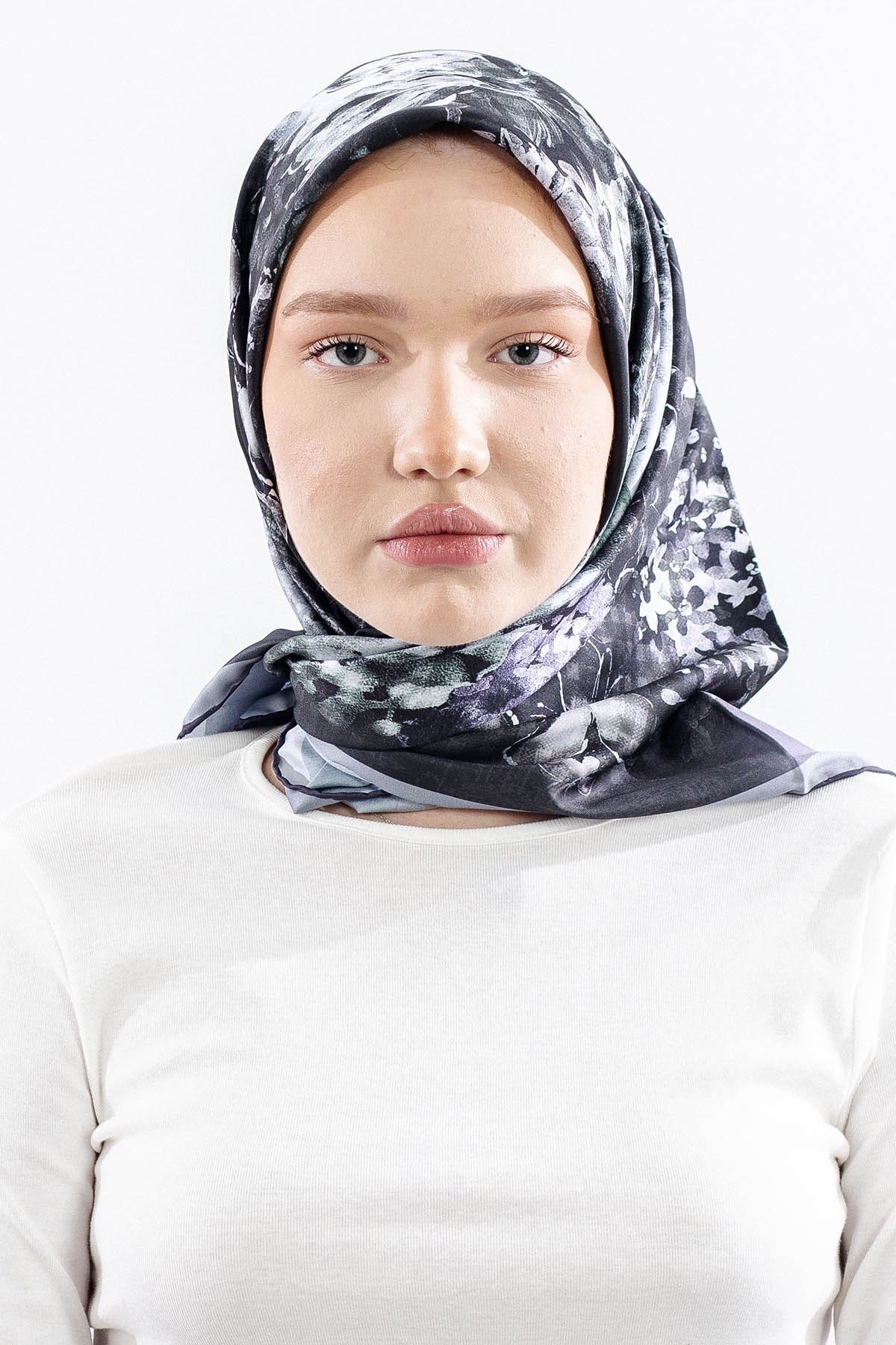 Dg14823 Eşarp Polyester Kumaş Çiçek Kare - Siyah