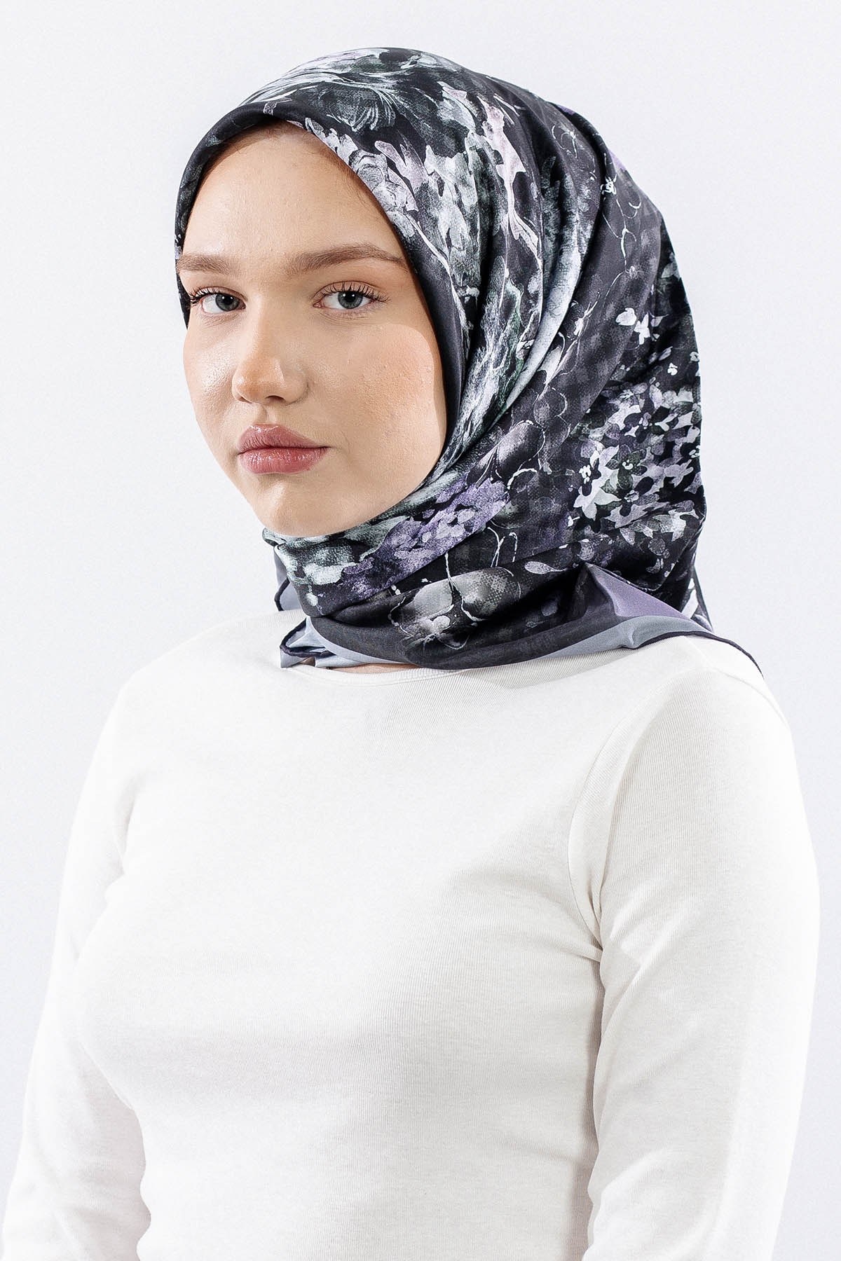 Dg14823 Eşarp Polyester Kumaş Çiçek Kare - Siyah