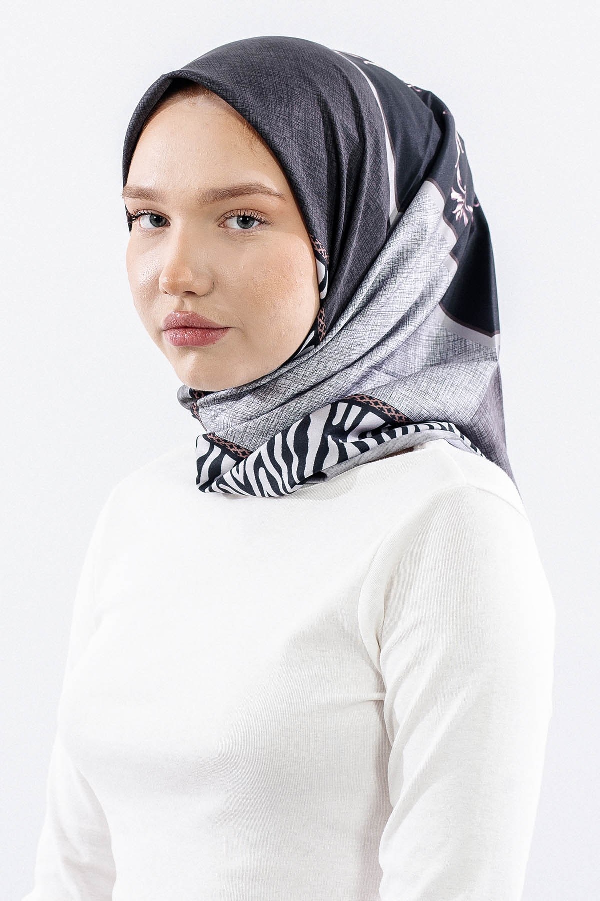 Dg14824 Eşarp Polyester Kumaş Zincir Desen - Siyah Gri
