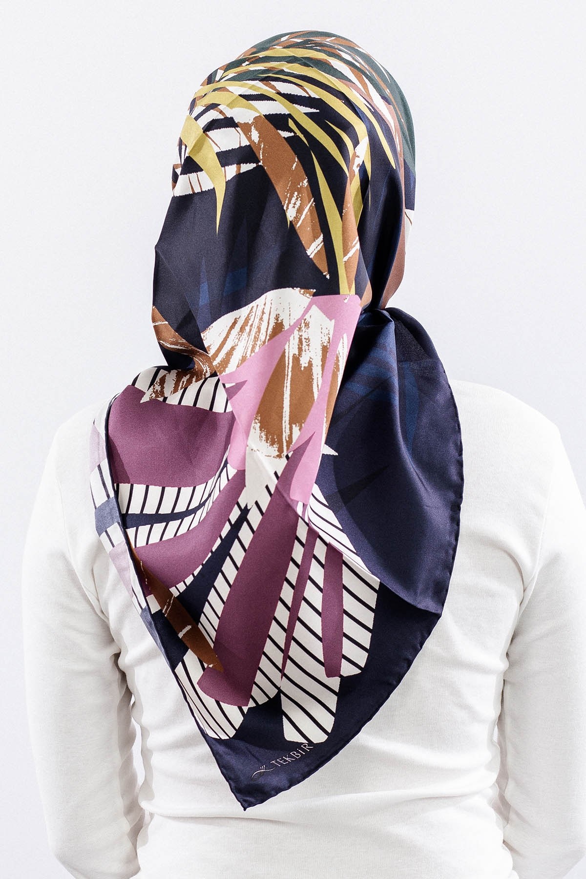 Dg14825 İpek Eşarp Palmiye Desen Twill Kumaş - Lacivert