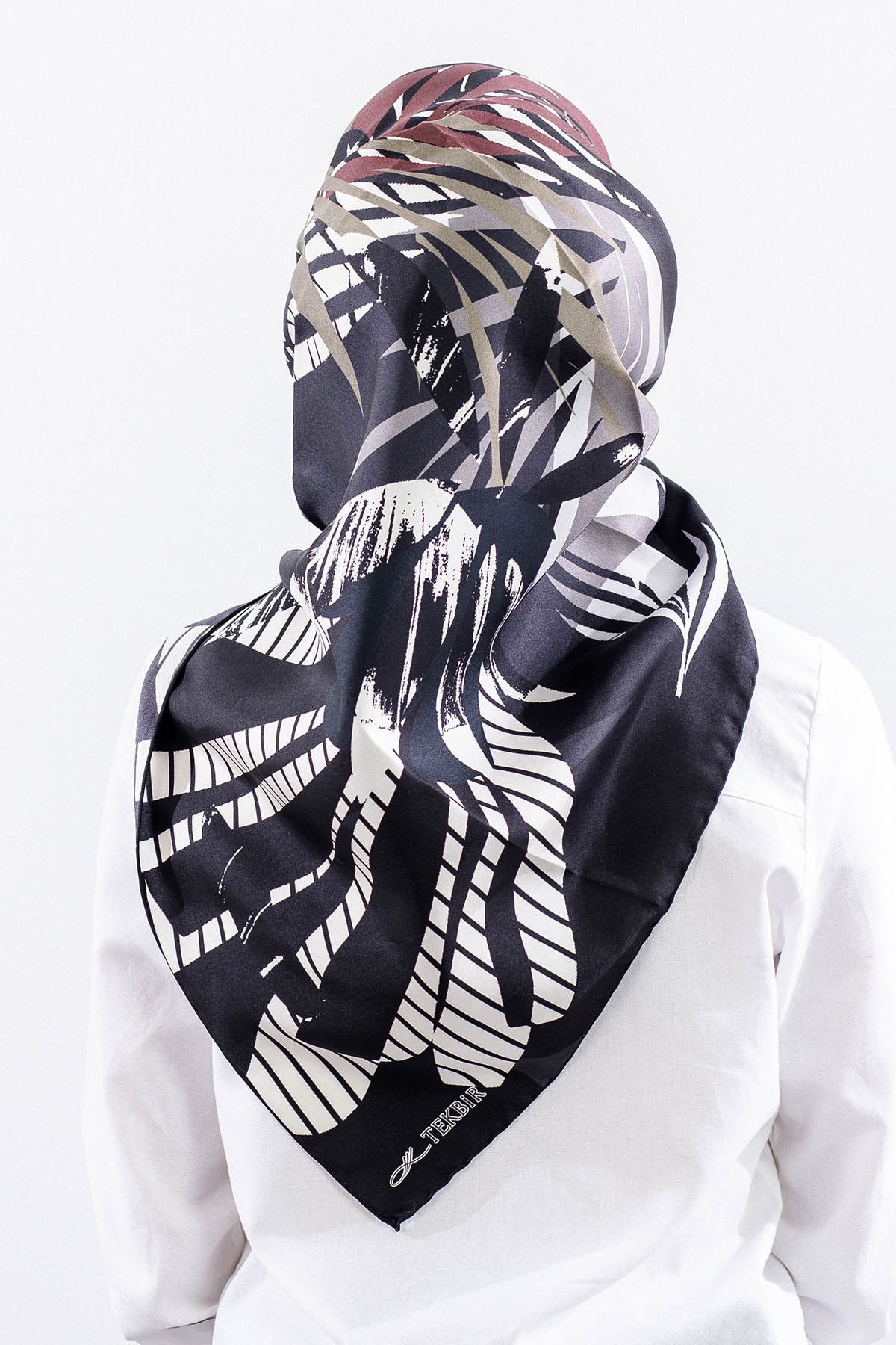 Dg14825 İpek Eşarp Palmiye Desen Twill Kumaş - Siyah