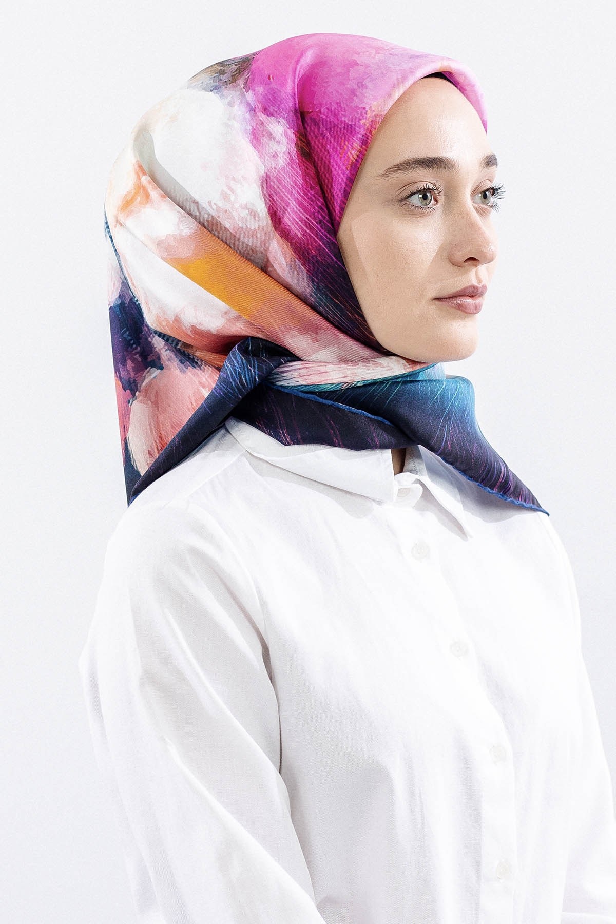 Dg14826 İpek Eşarp Flu Gül Twill Kumaş - Lacivert Fuşya