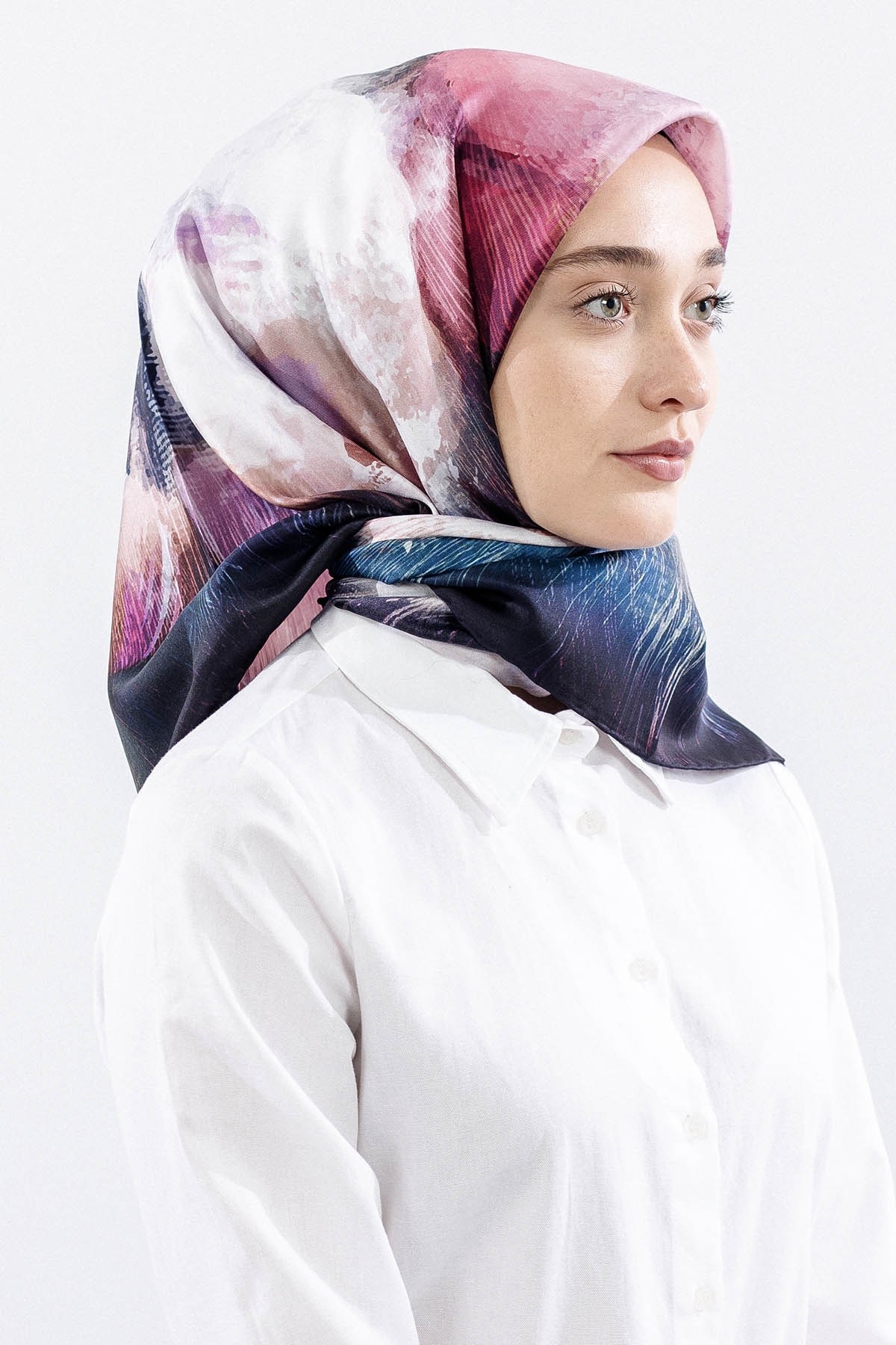 Dg14826 İpek Eşarp Flu Gül Twill Kumaş - Lacivert Pudra
