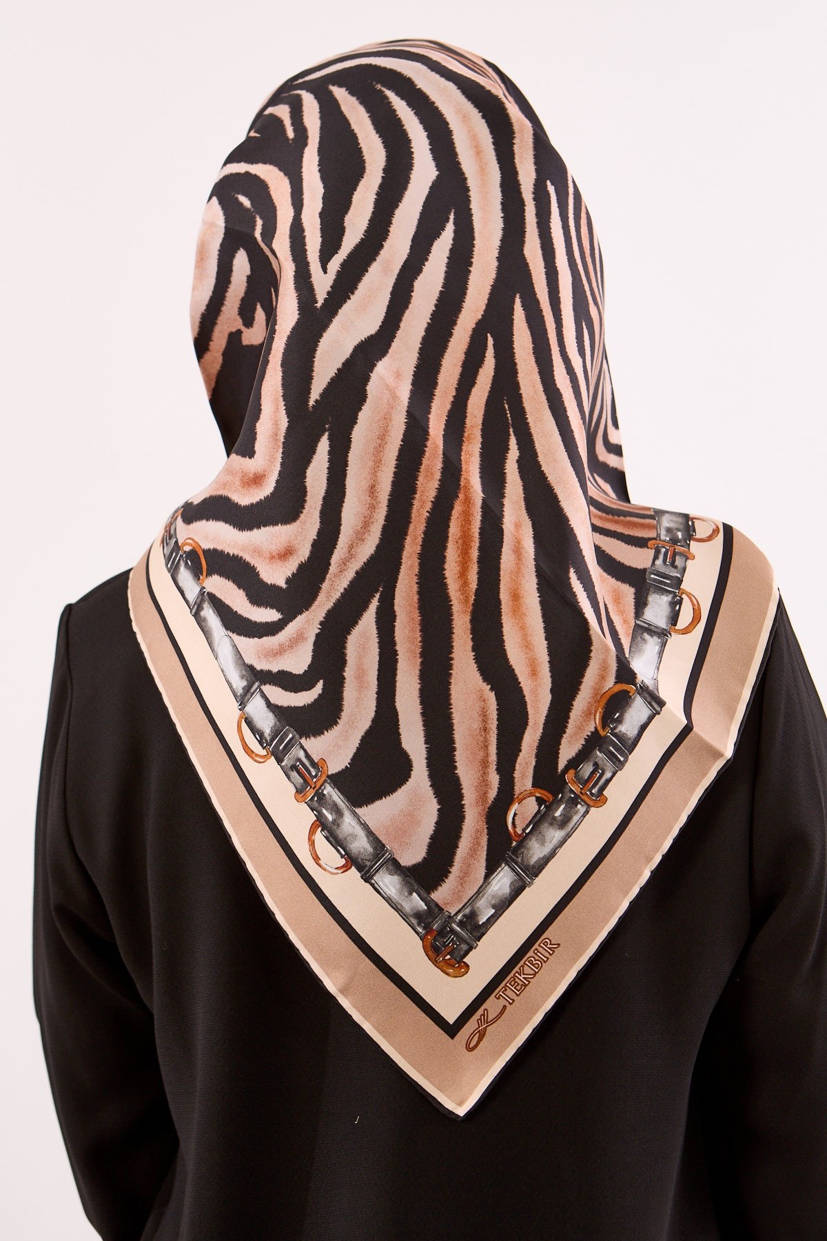 Dg14827 İpek Eşarp Twill Kumaş Zincir Zebra Desen - Siyah Vizon