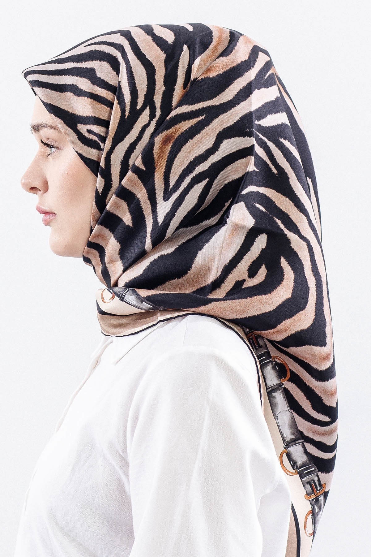 Dg14827 İpek Eşarp Twill Kumaş Zincir Zebra Desen - Siyah Vizon