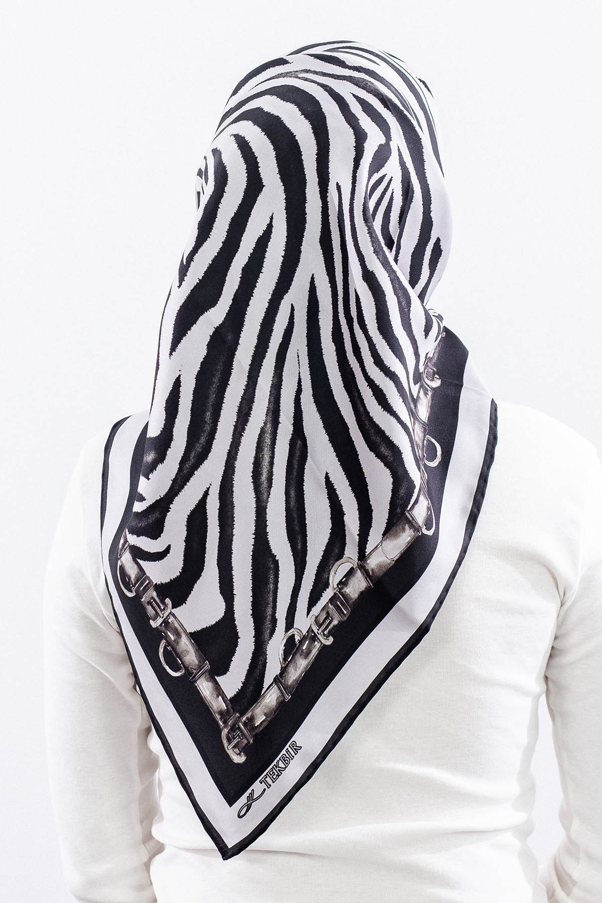 Dg14827 İpek Eşarp Zebra Desen Twill Kumaş - Gri