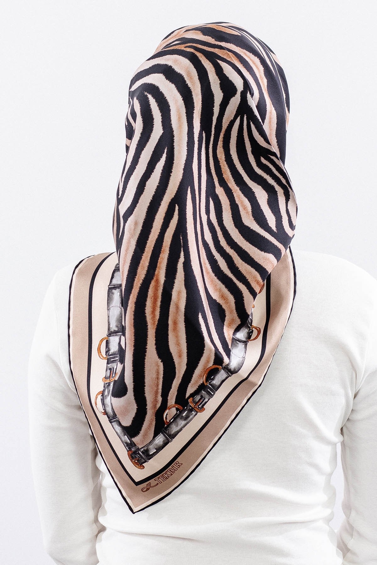 Dg14827 İpek Eşarp Zebra Desen Twill Kumaş - Siyah Vizon