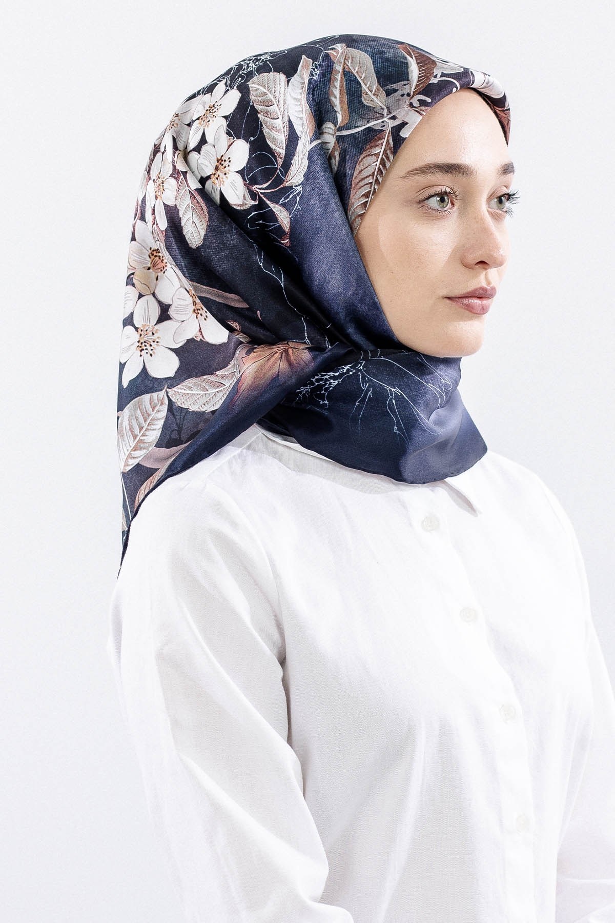 Dg14828 İpek Eşarp Çiçek Dalı Twill Kumaş - Antrasit
