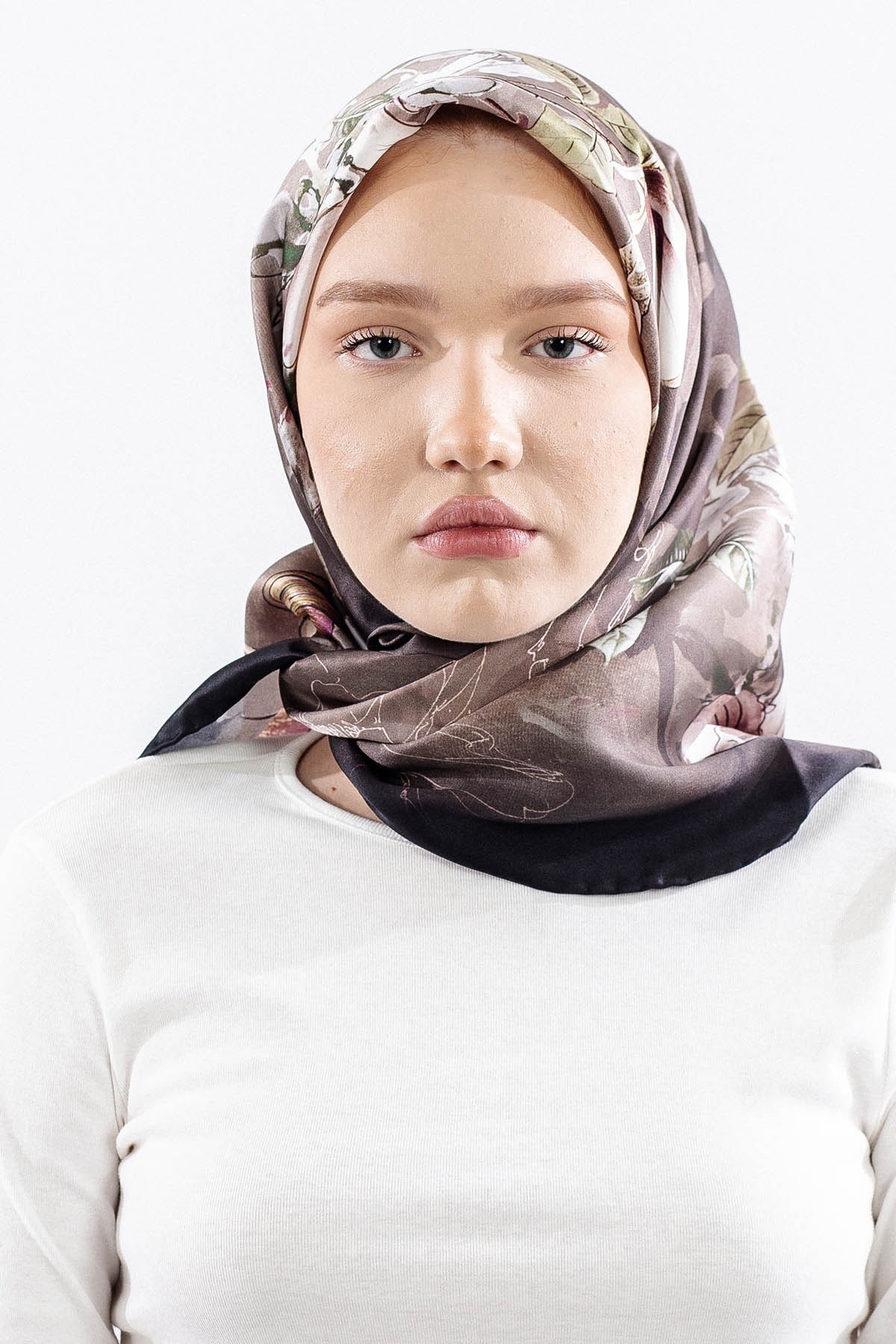 Dg14828 İpek Eşarp Çiçek Dalı Twill Kumaş - Siyah Vişne