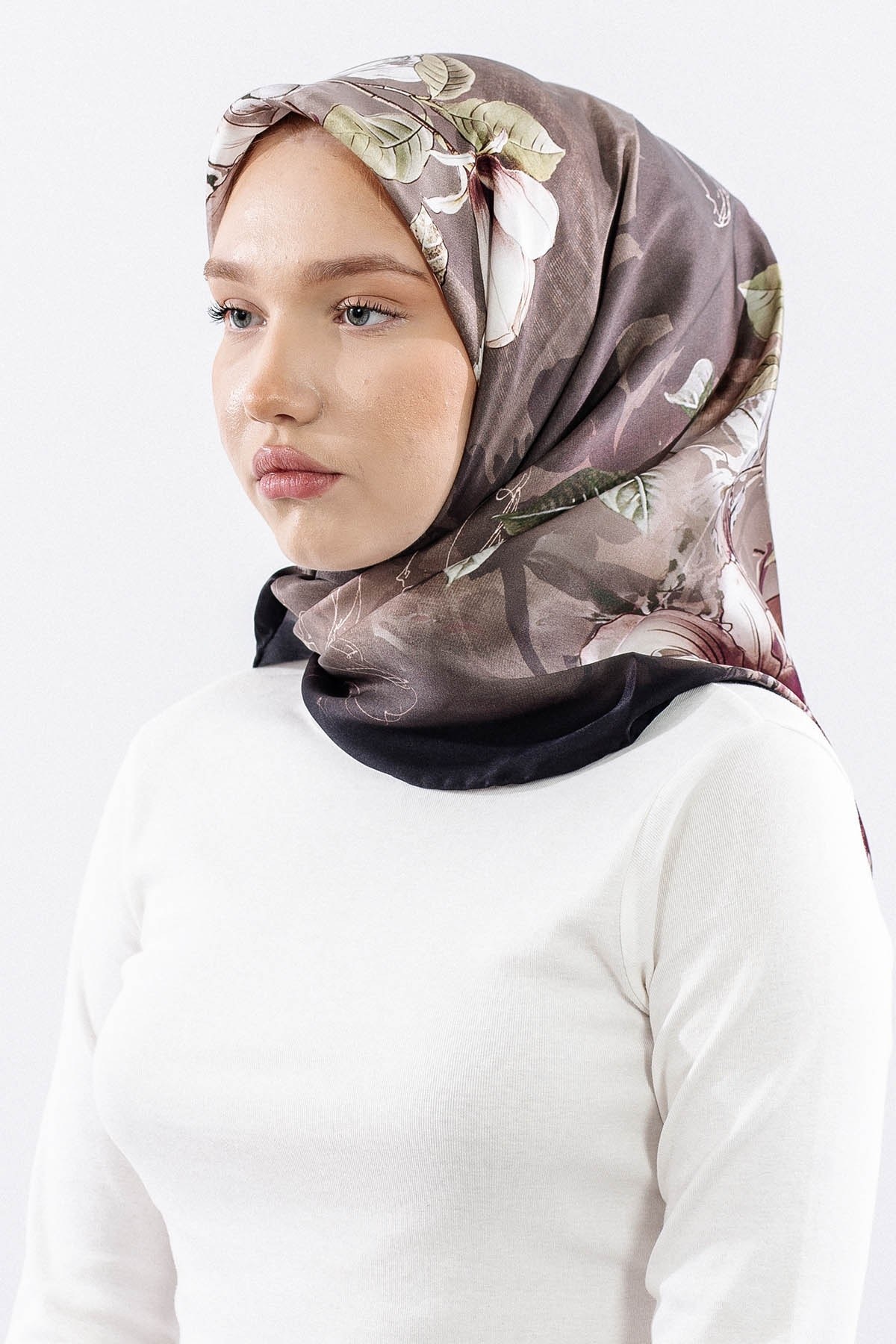 Dg14828 İpek Eşarp Çiçek Dalı Twill Kumaş - Siyah Vişne