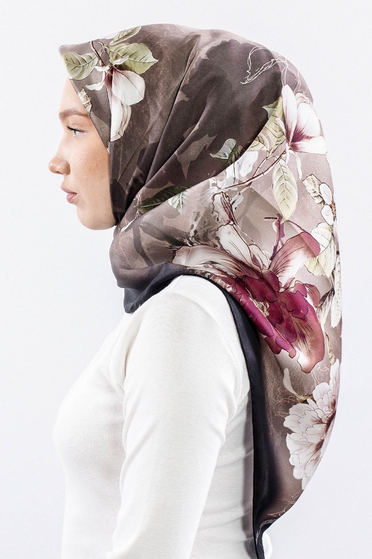 Dg14828 İpek Eşarp Çiçek Dalı Twill Kumaş - Siyah Vişne
