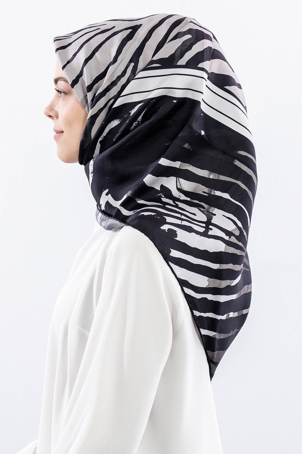 Dg18336 İpek Eşarp Tasarım Twill Kumaş - Siyah Gri