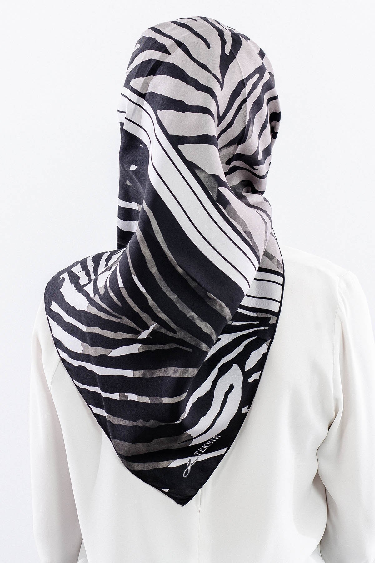 Dg18336 İpek Eşarp Tasarım Twill Kumaş - Siyah Gri