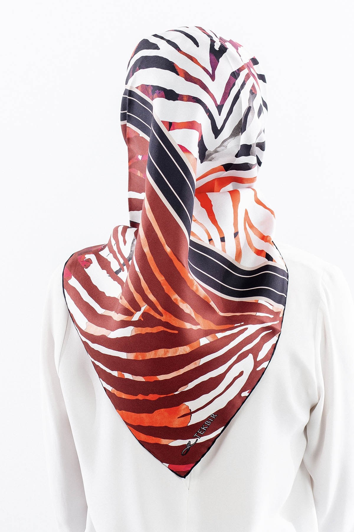 Dg18336 İpek Eşarp Tasarım Twill Kumaş - Siyah Kırmızı